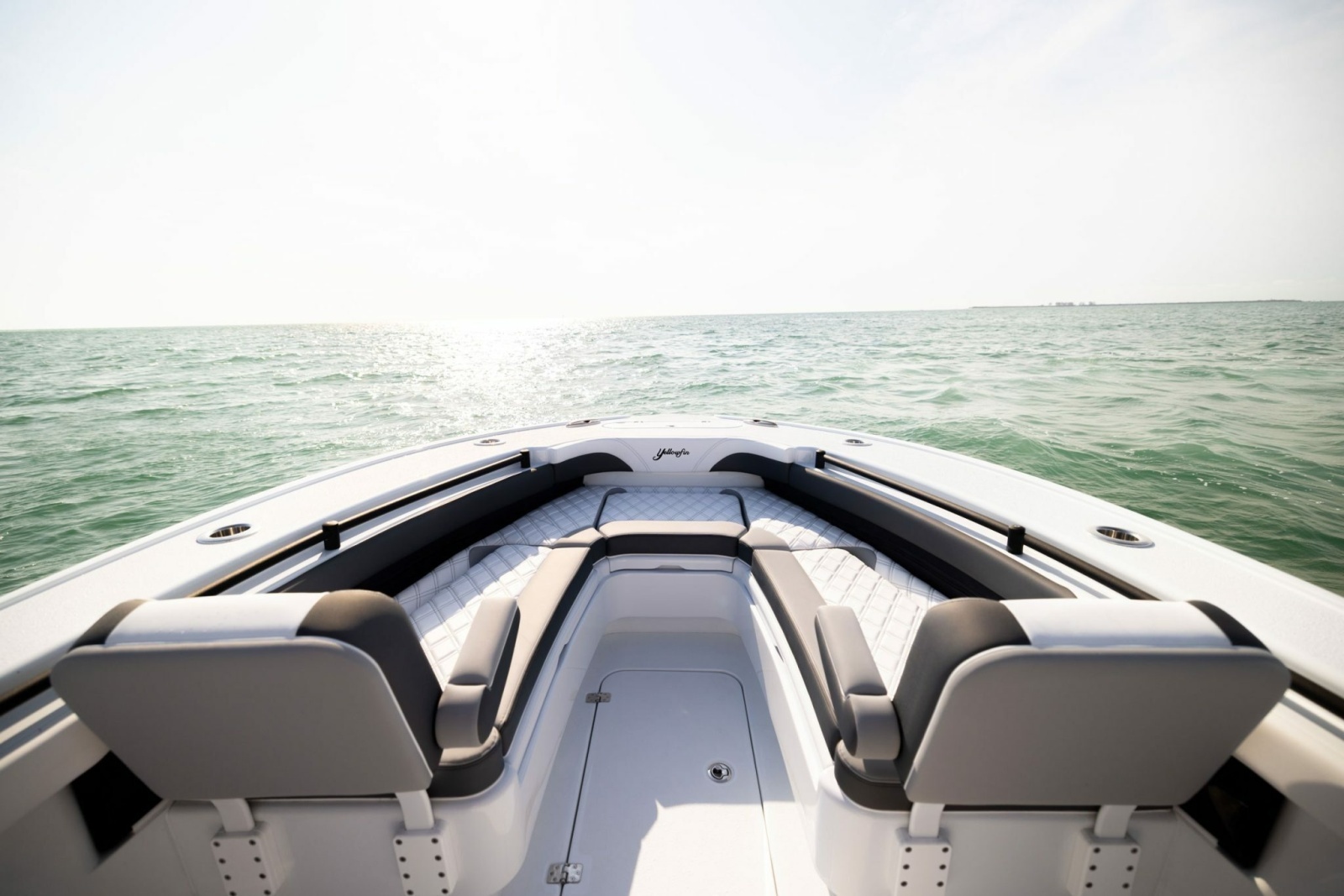 Yellowfin 26 Hybrid Forward