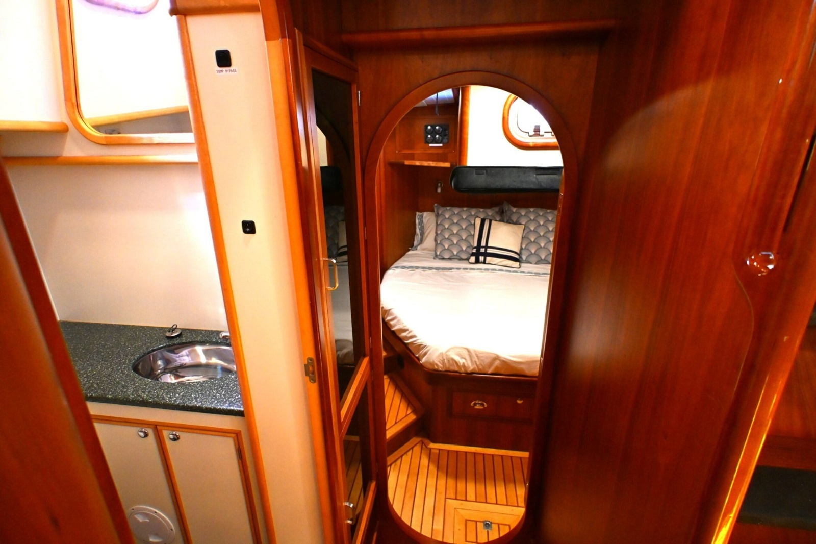 2006 Waterline 50