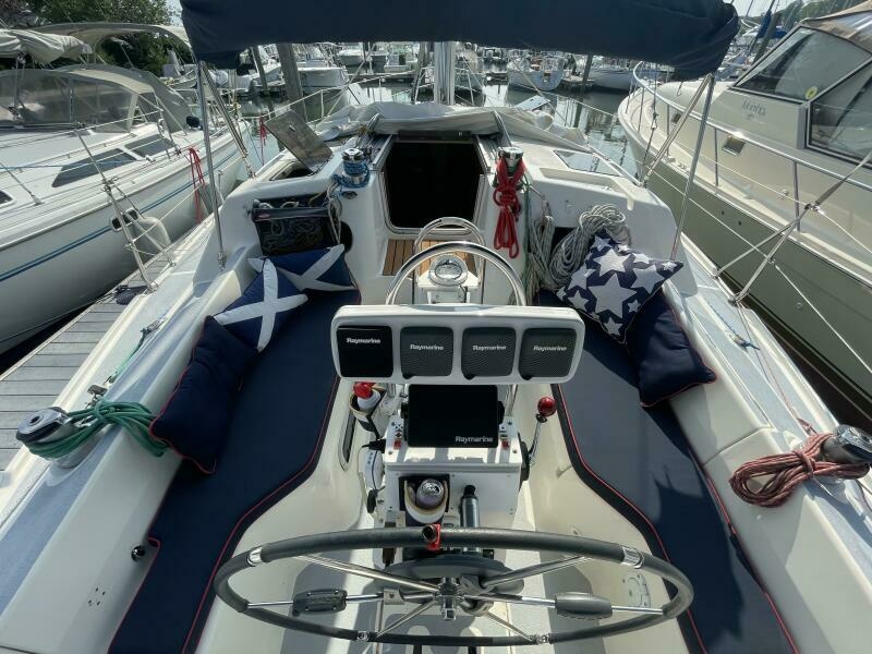 1991 Hunter 36 Vision
