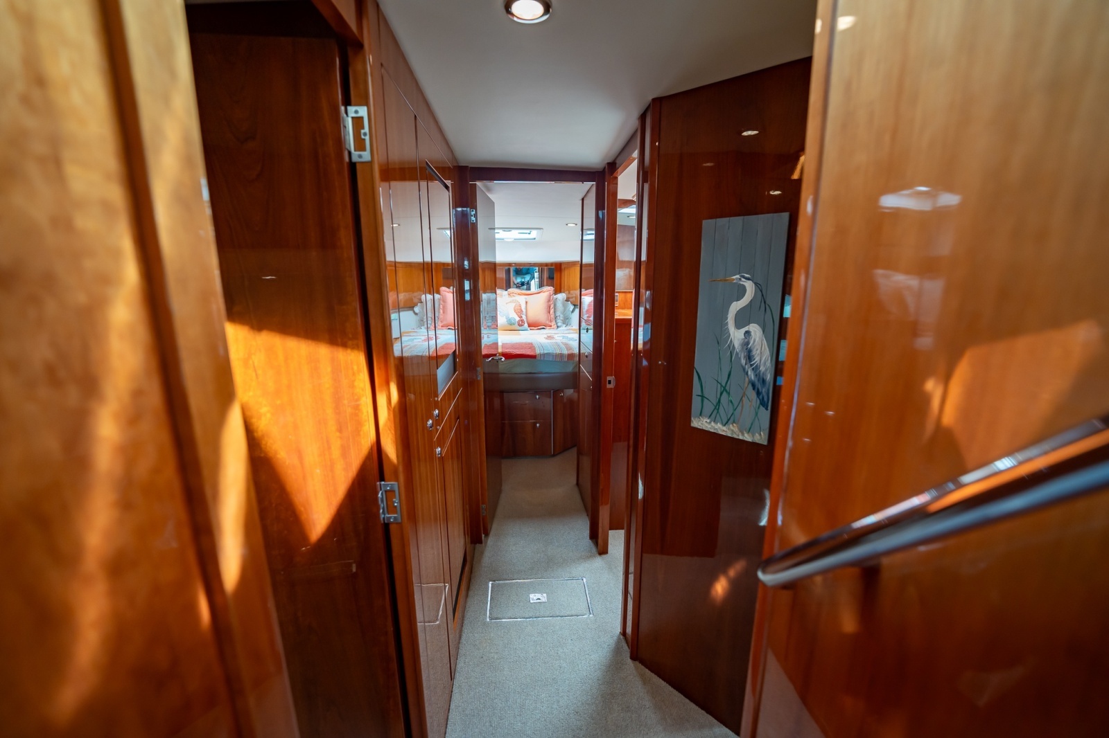 2016 Riviera 5000 Sport Yacht