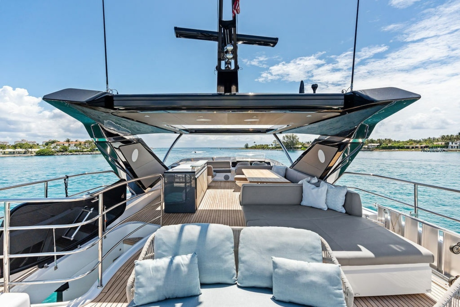 2026 Sunseeker 88 Yacht