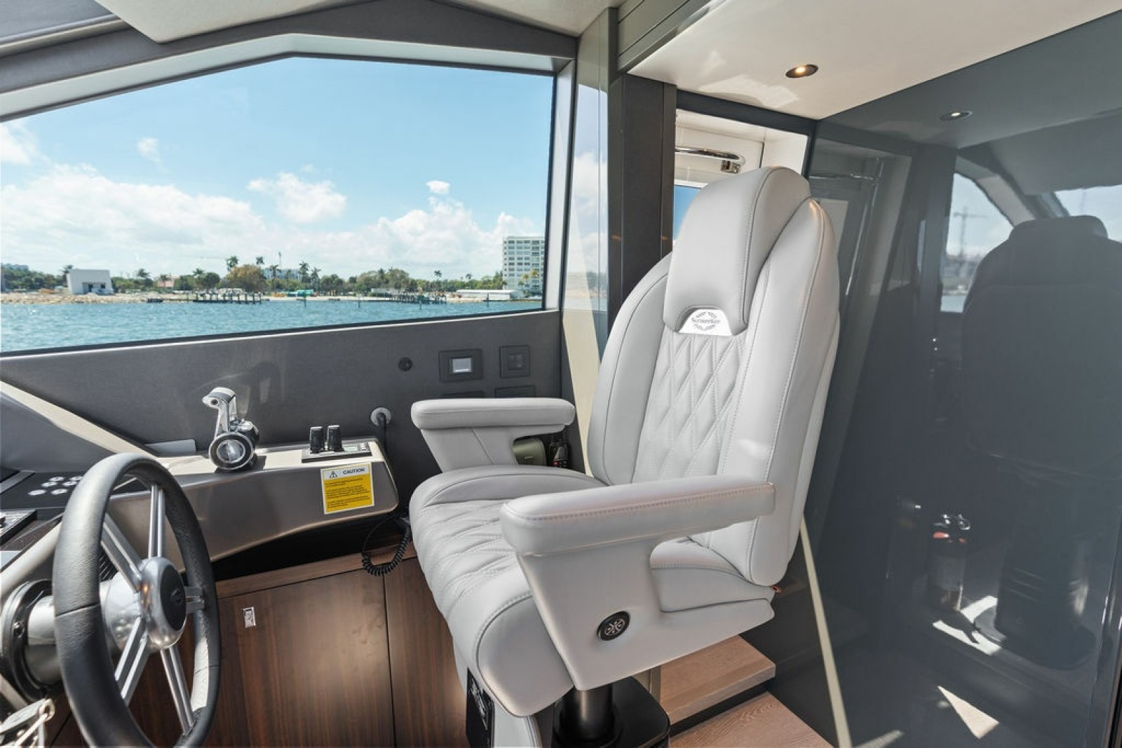 2026 Sunseeker 88 Yacht