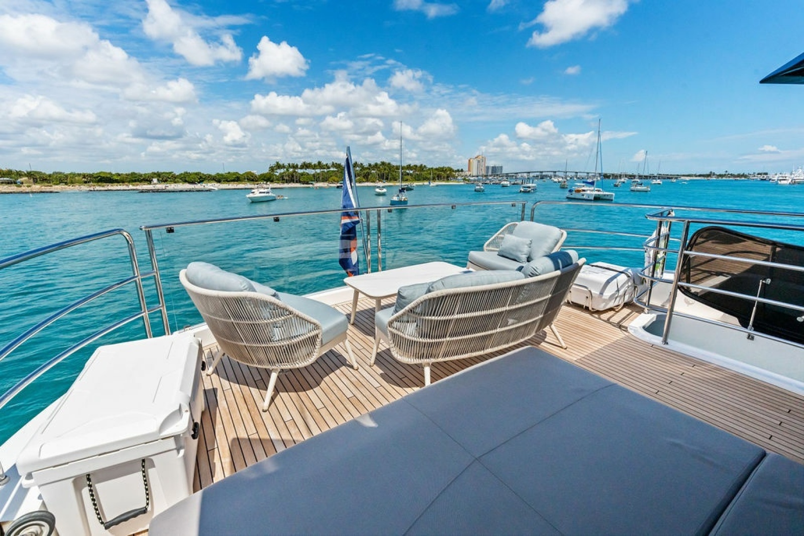 2026 Sunseeker 88 Yacht