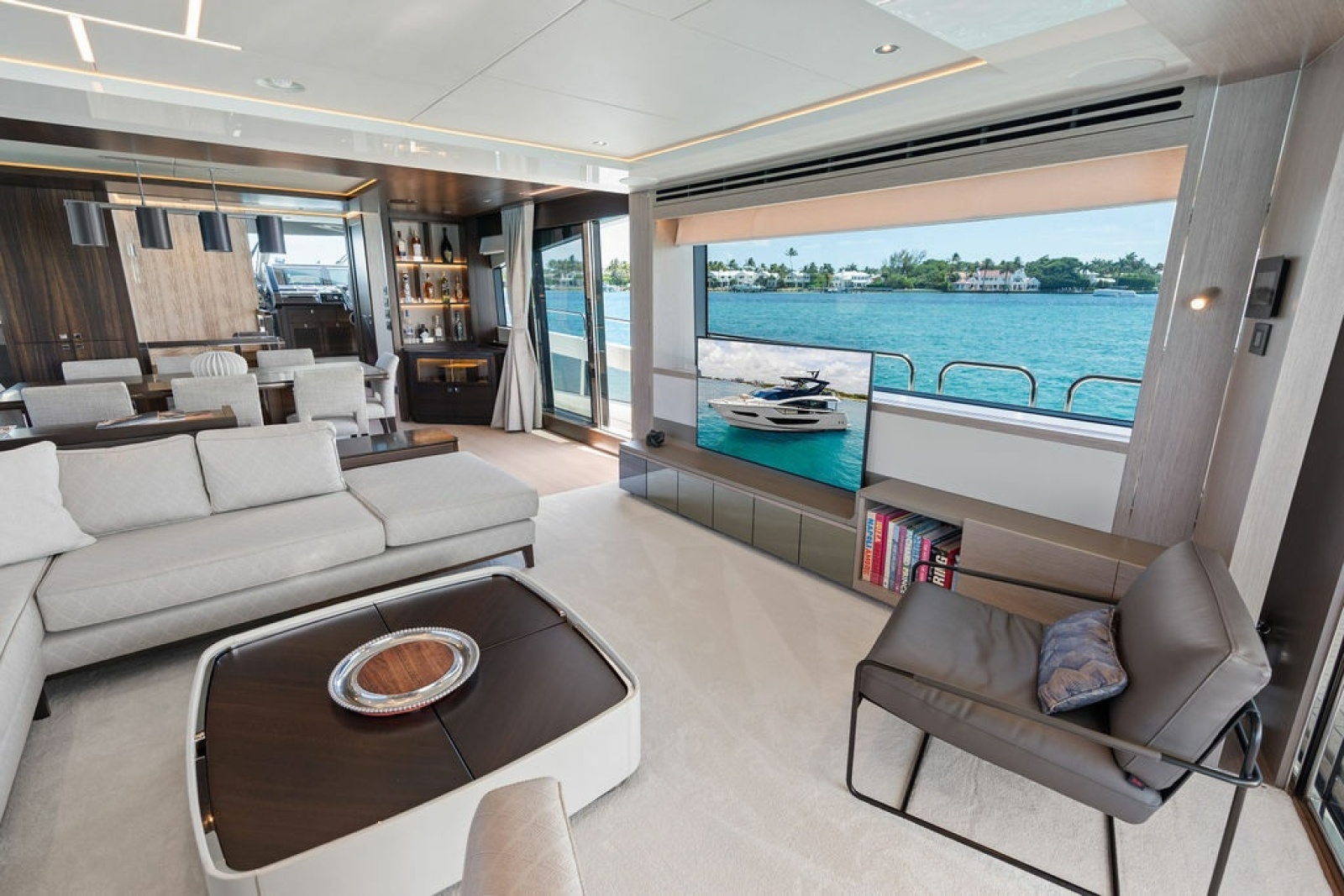 2026 Sunseeker 88 Yacht