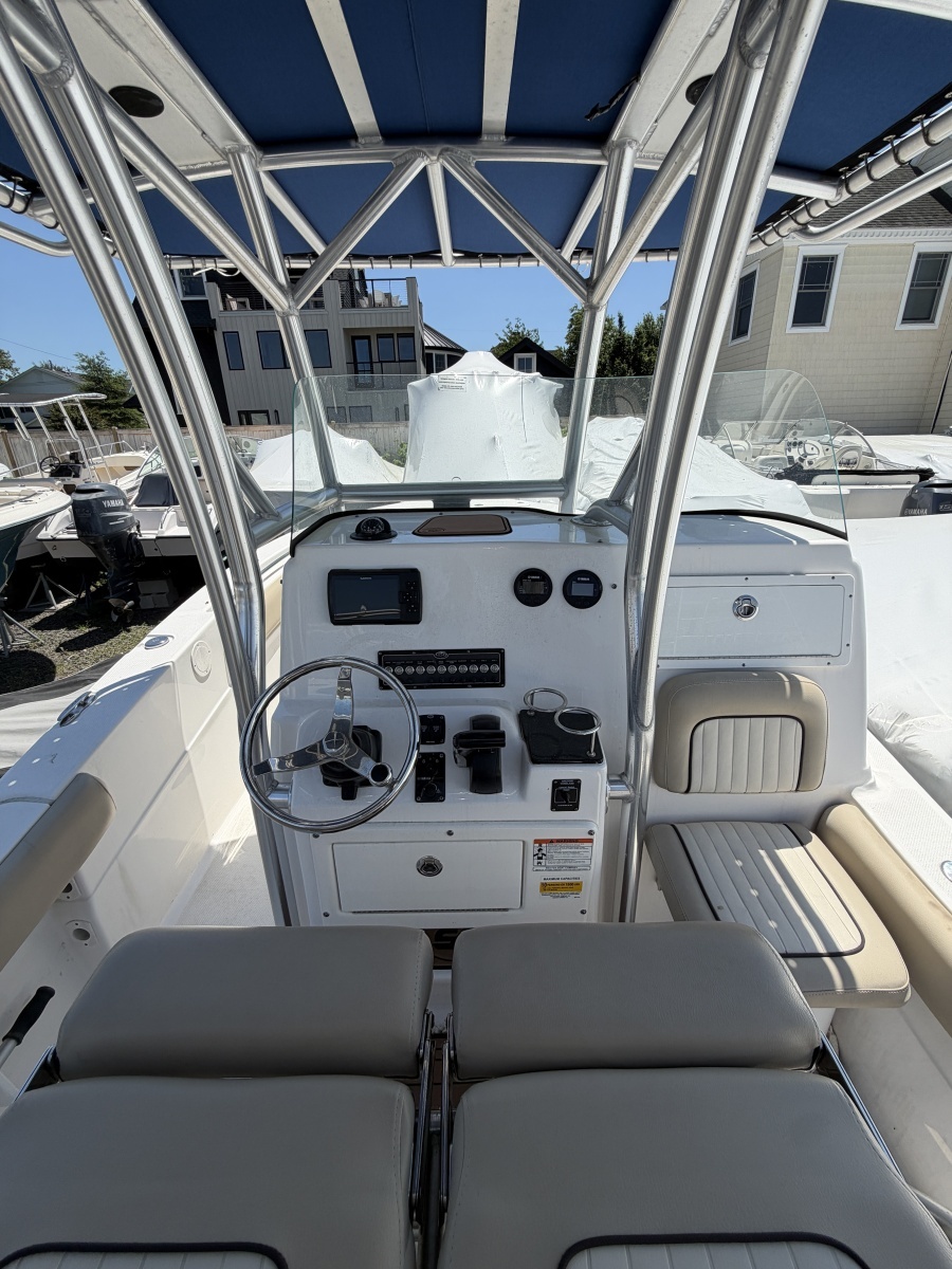 2018 Sea Fox 249 Avenger