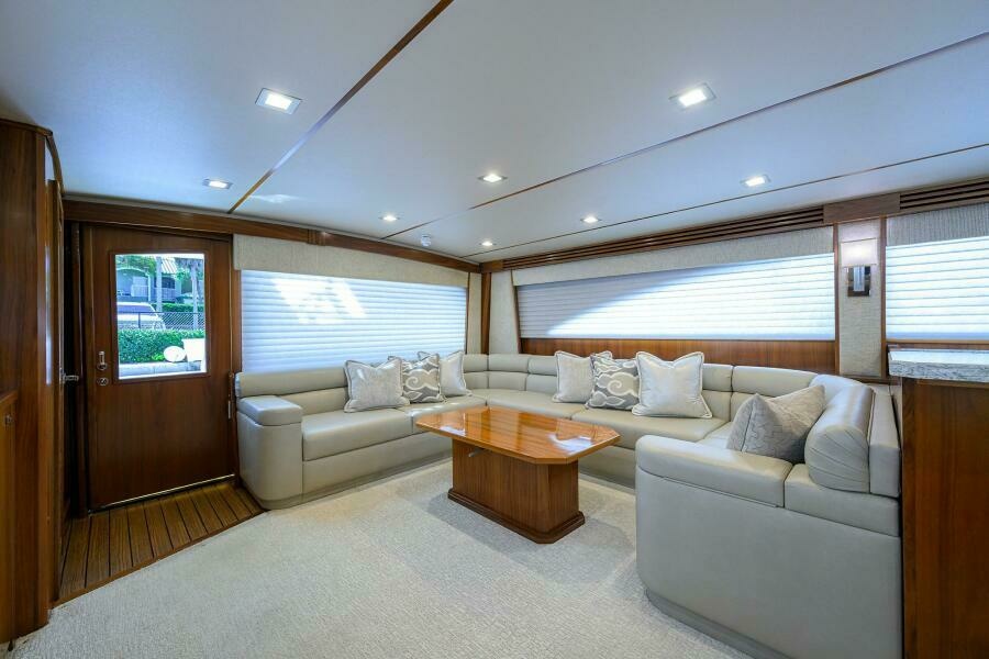 Viking 80 - LAMPLIGHTER - Salon