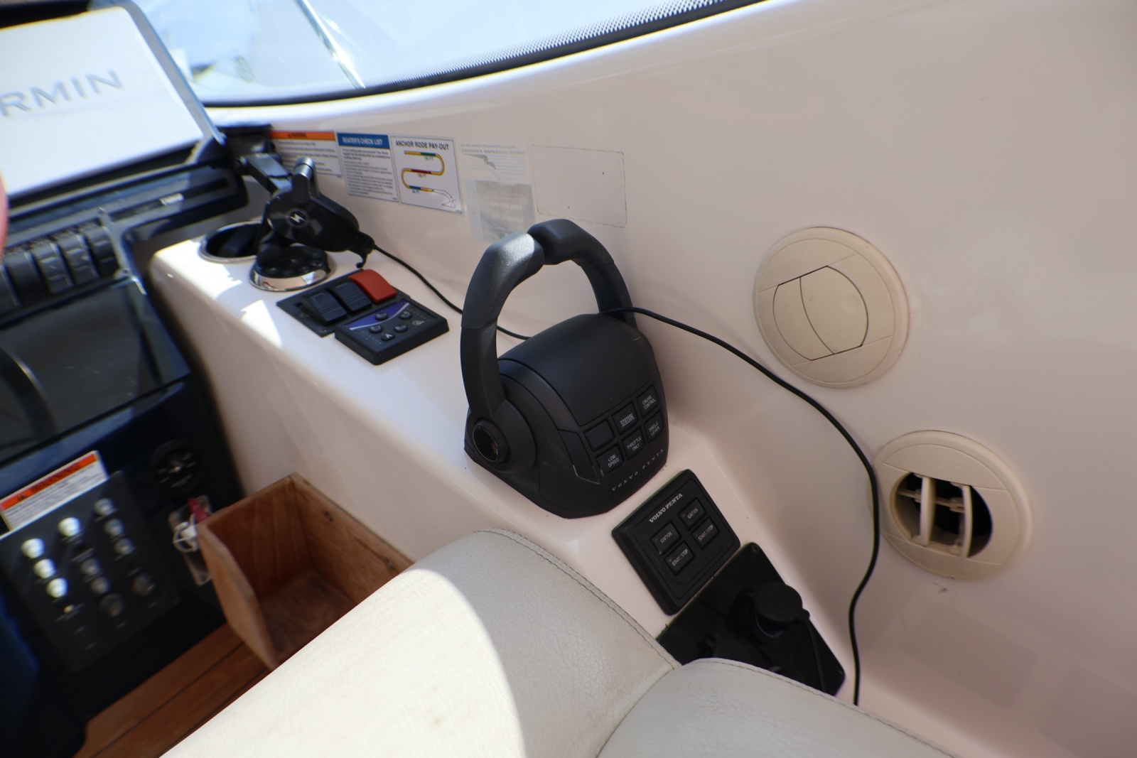 2009 Tiara Yachts 3500 Sovran