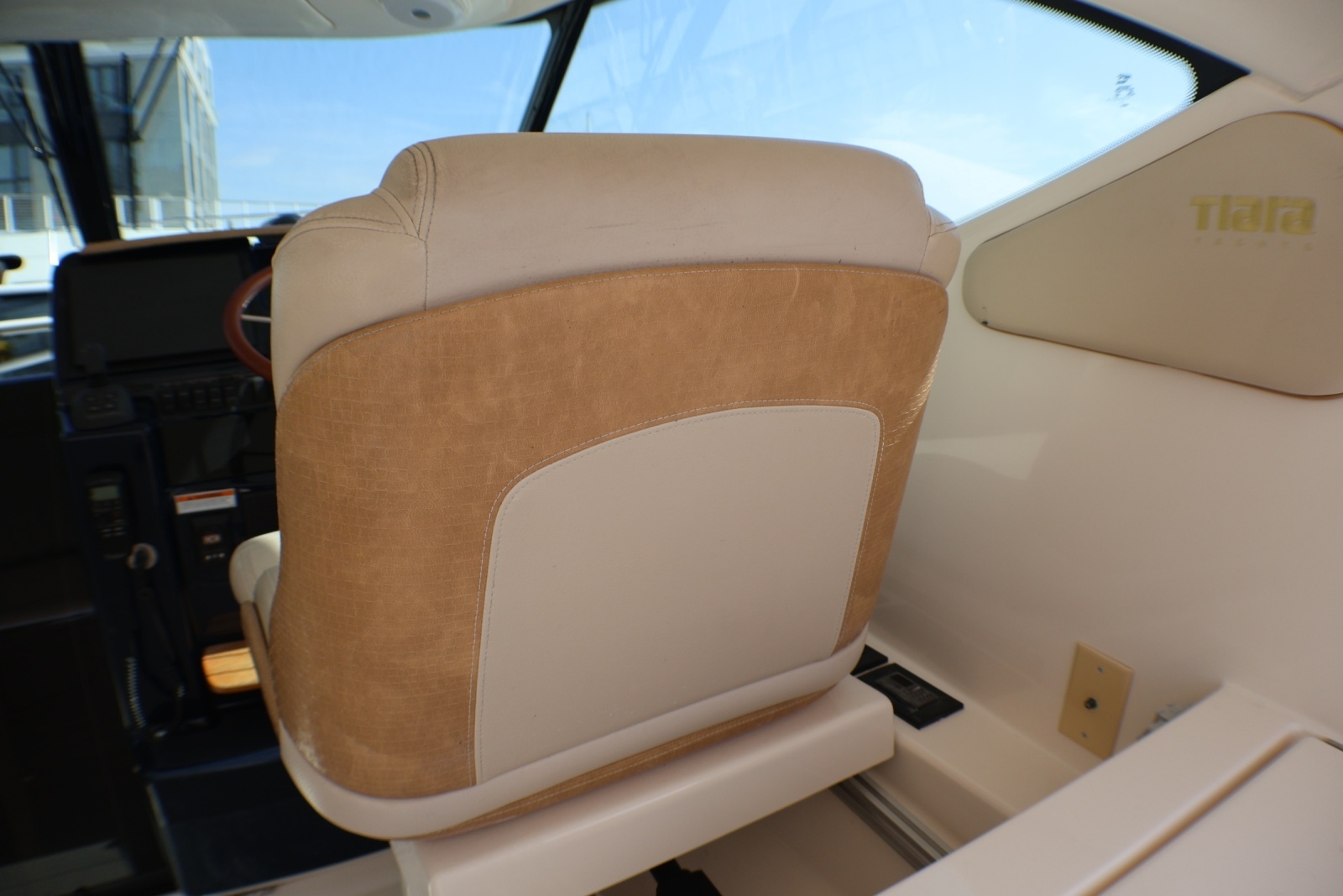 2009 Tiara Yachts 3500 Sovran