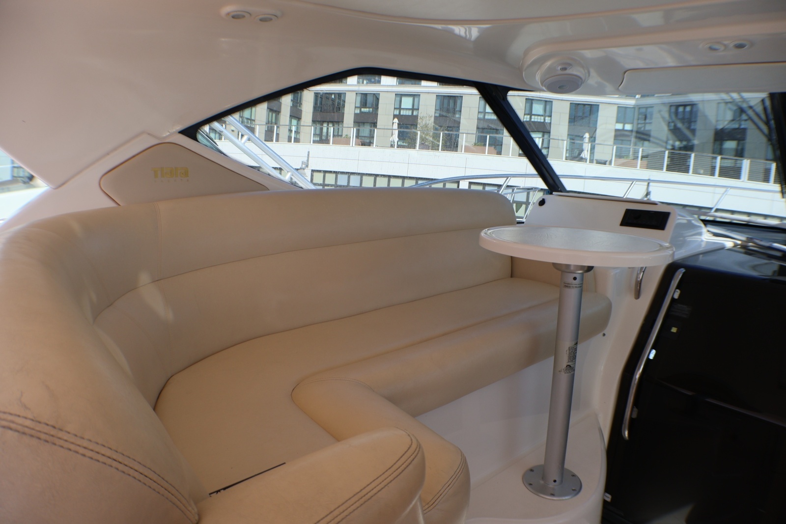 2009 Tiara Yachts 3500 Sovran