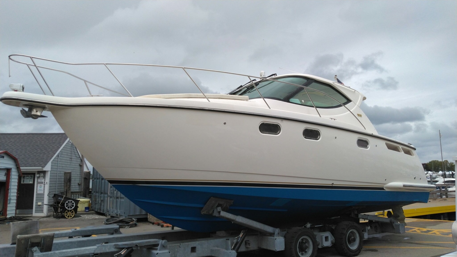 2009 Tiara Yachts 3500 Sovran