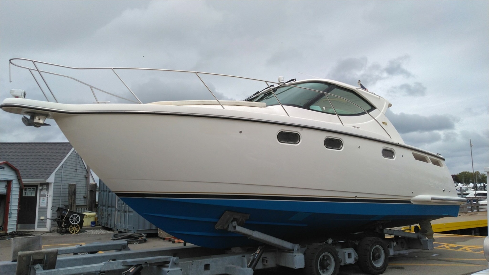 2009 Tiara Yachts 3500 Sovran
