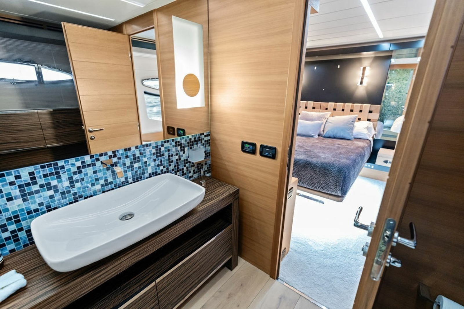 2012 Pershing 92
