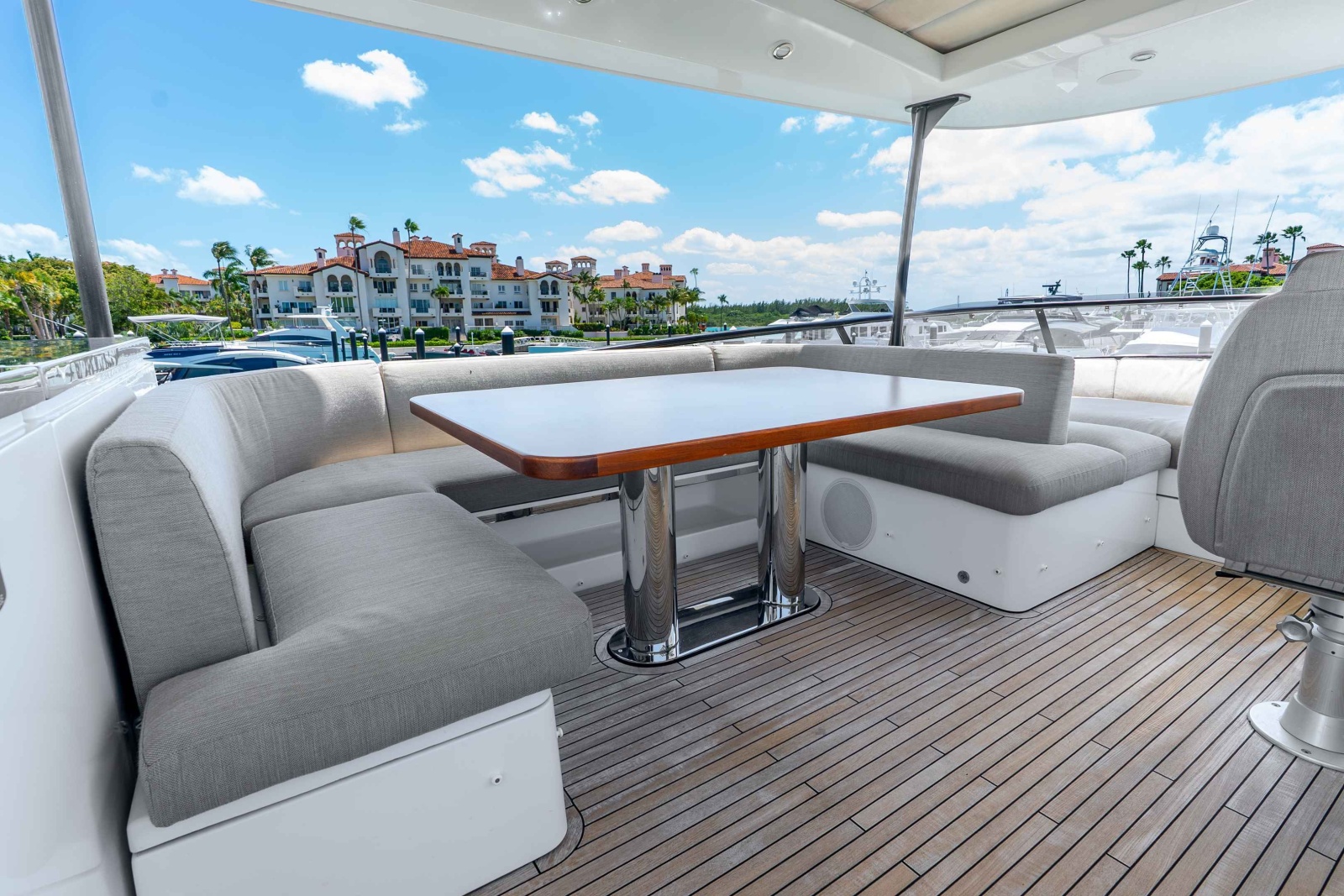 2023 Azimut Magellano 66
