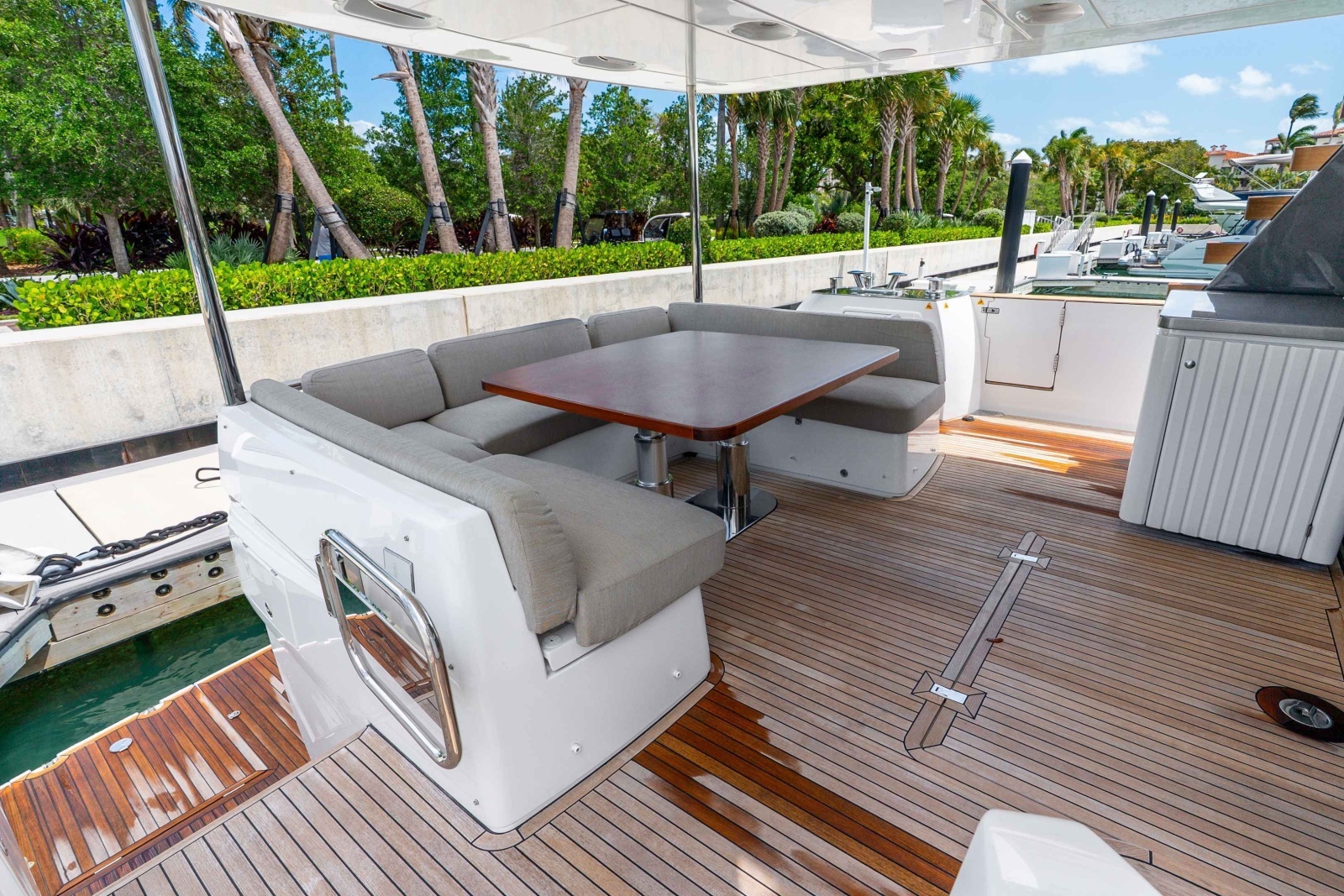 2023 Azimut Magellano 66