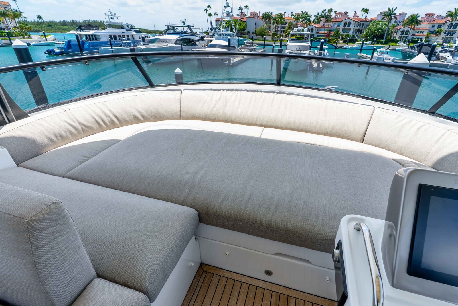 2023 Azimut Magellano 66