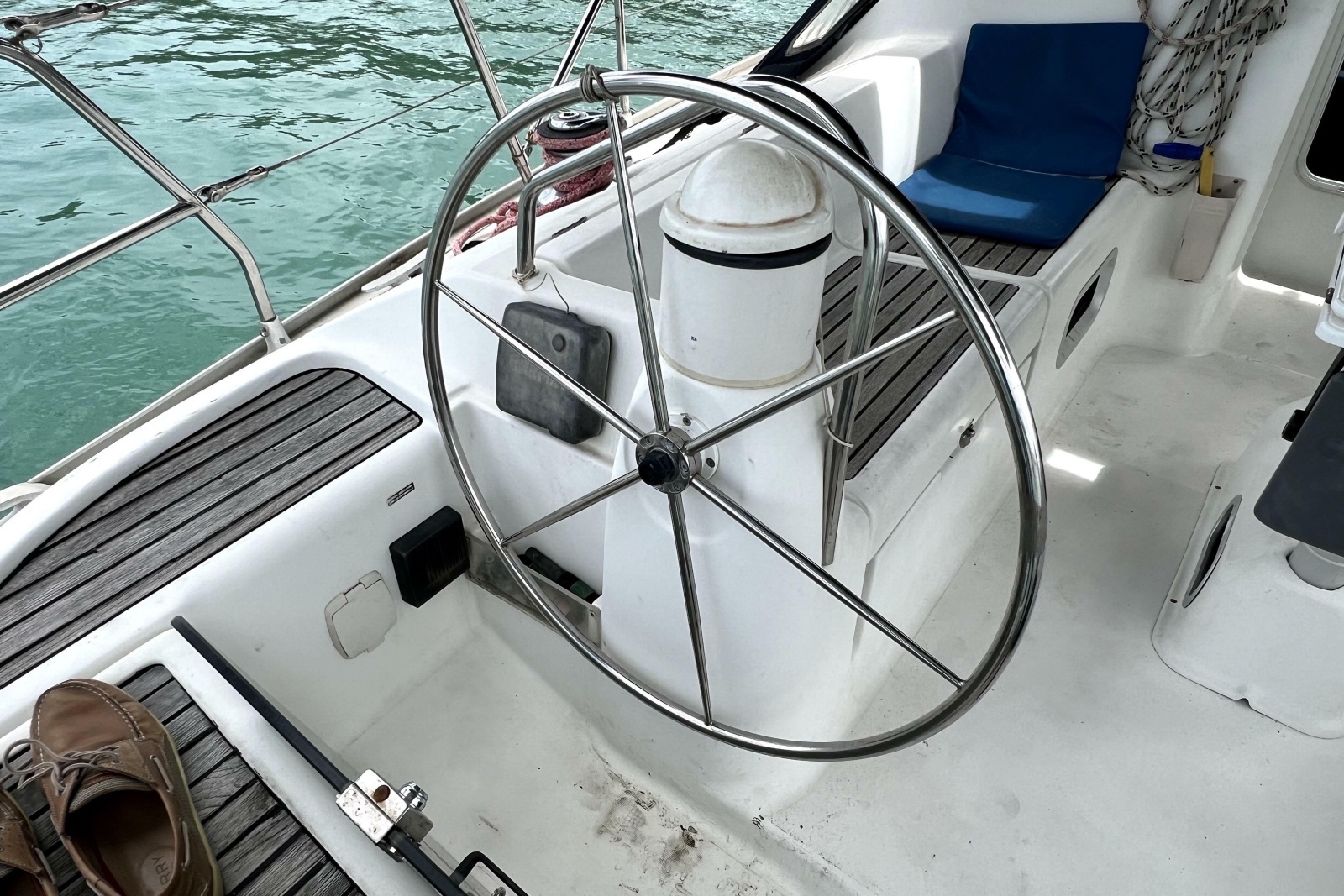 SpinOff 40ft Jeanneau Yacht For Sale