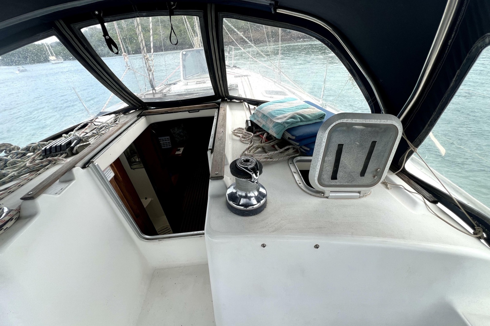 SpinOff 40ft Jeanneau Yacht For Sale