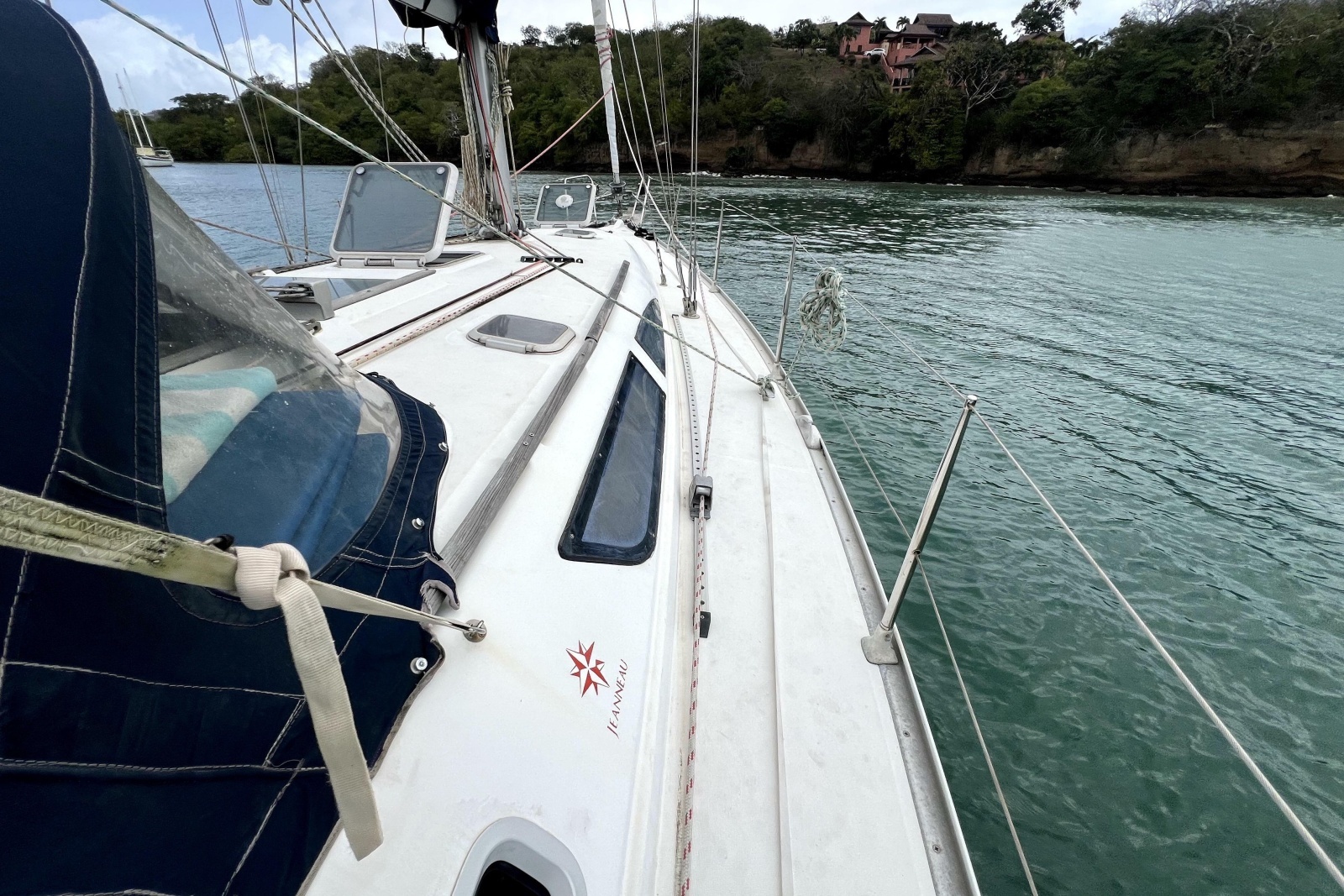 SpinOff 40ft Jeanneau Yacht For Sale