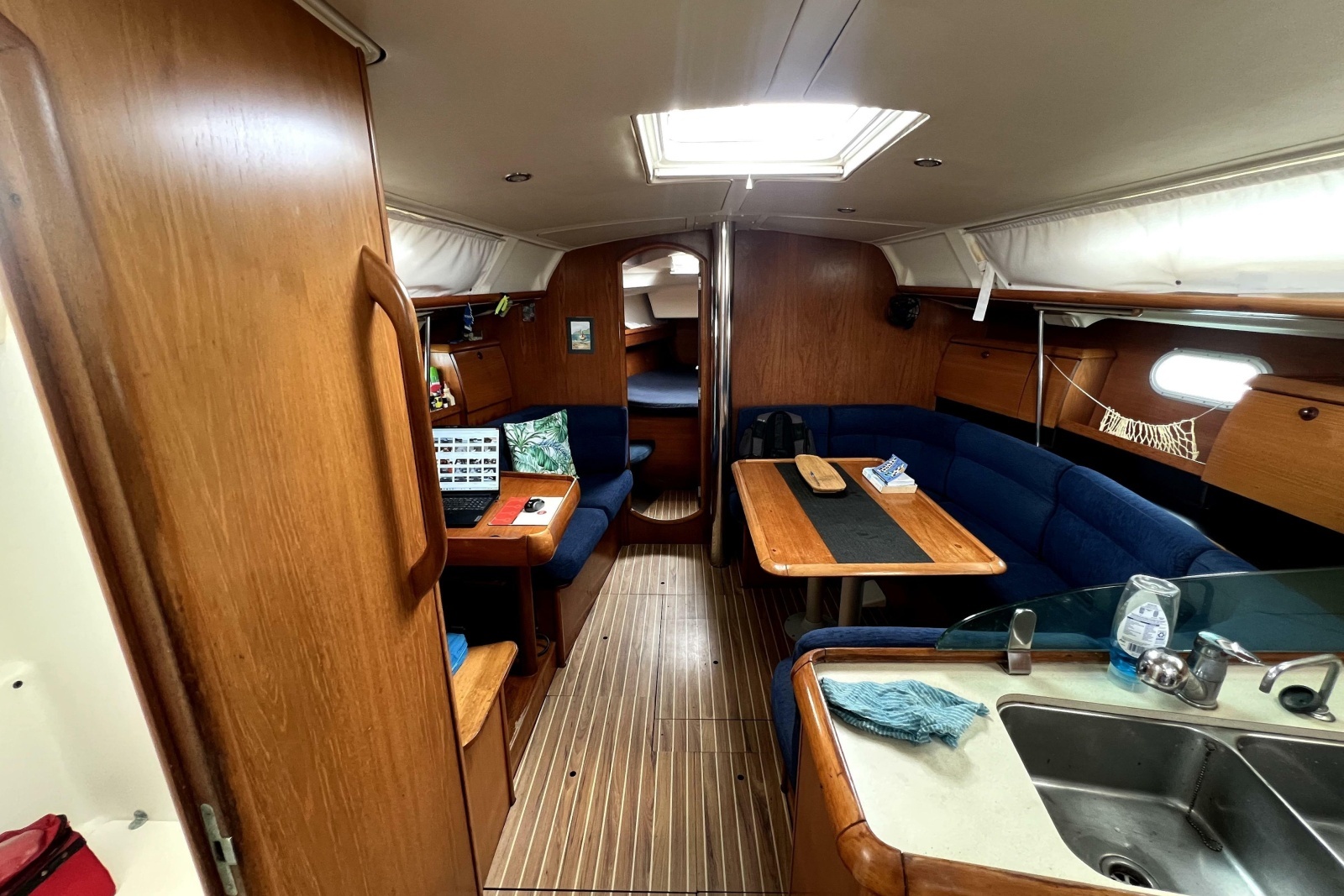 SpinOff 40ft Jeanneau Yacht For Sale