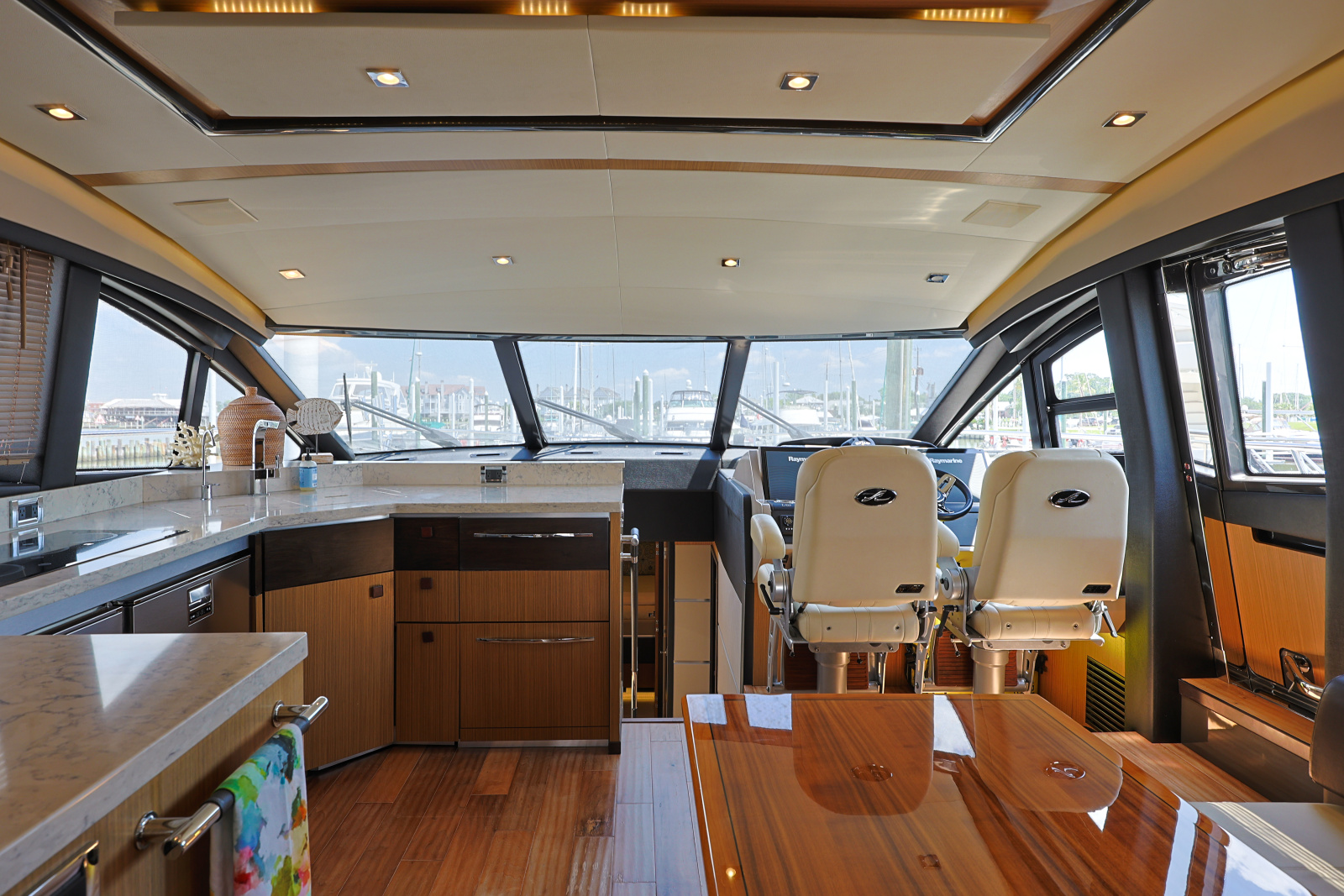 2017 Sea Ray L650 Fly