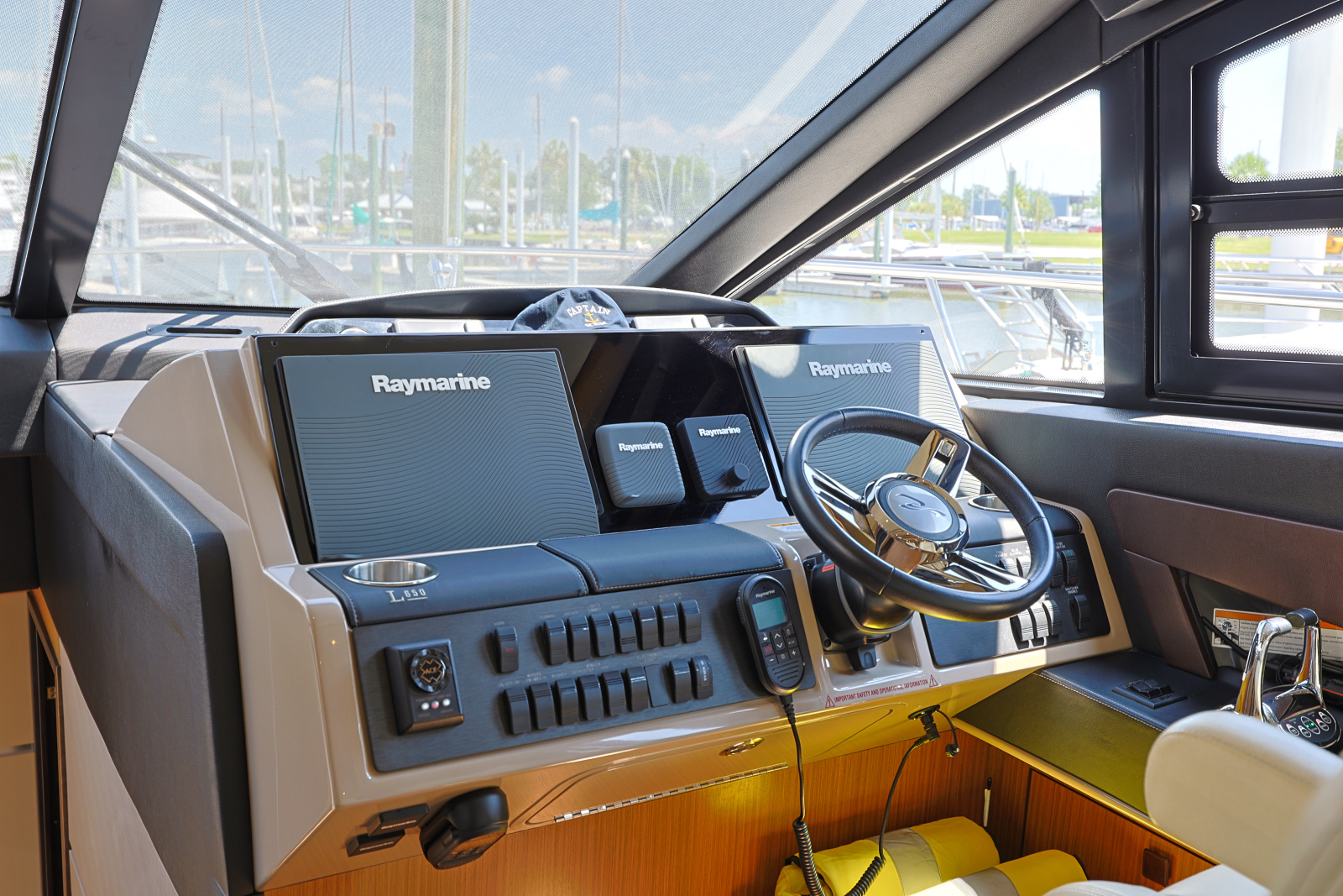 2017 Sea Ray L650 Fly