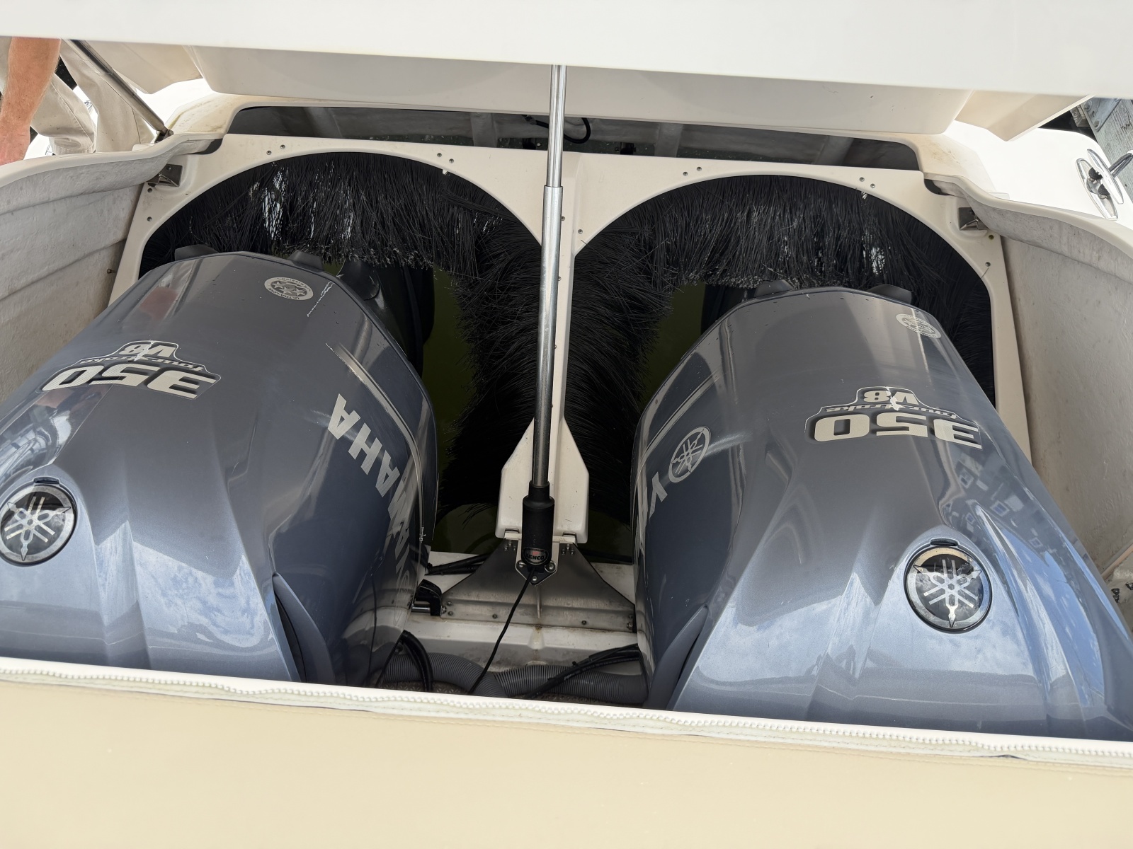 2016 Pursuit SC 365i Sport Coupe