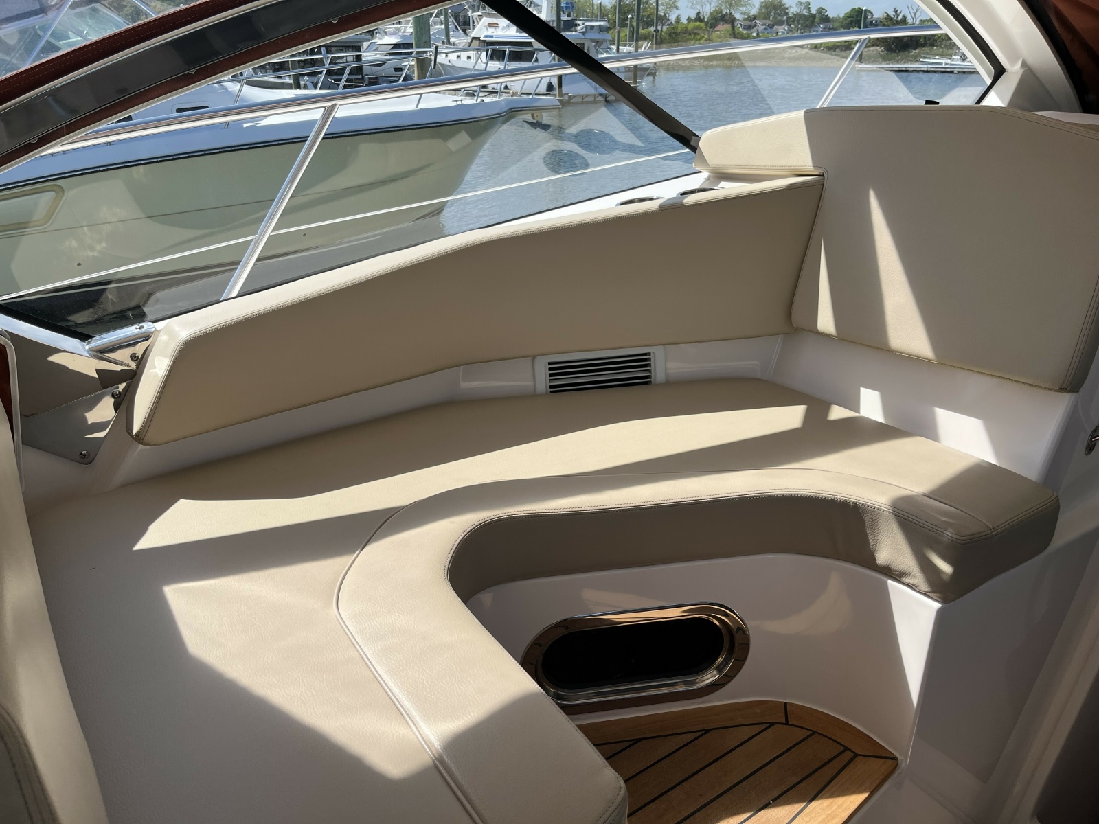 2016 Pursuit SC 365i Sport Coupe