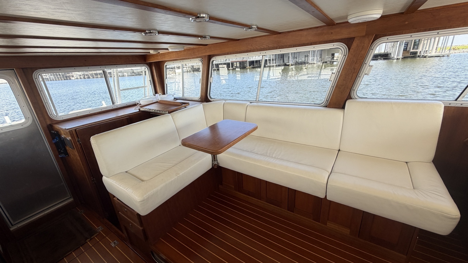 Settee to Port