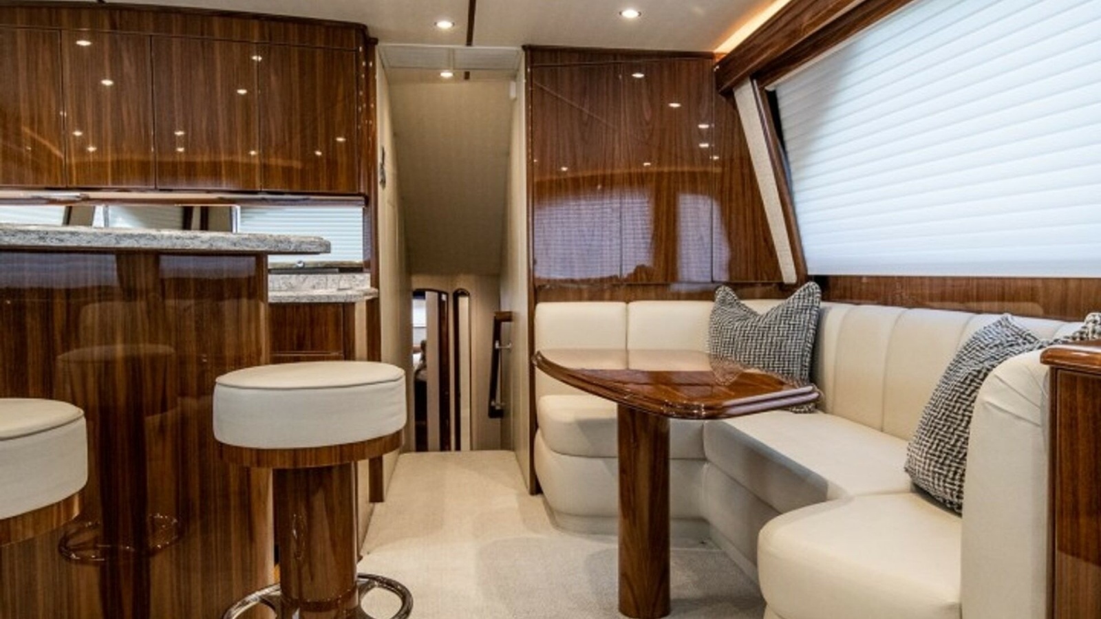 2020 58 Viking Convertible - Uno Mas 