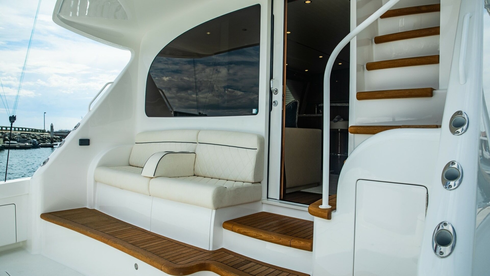 2020 58 Viking Convertible - Uno Mas 