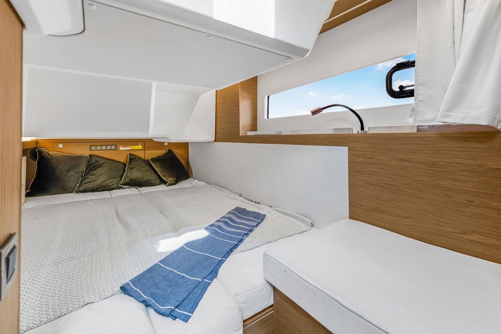 2020 Jeanneau NC 37