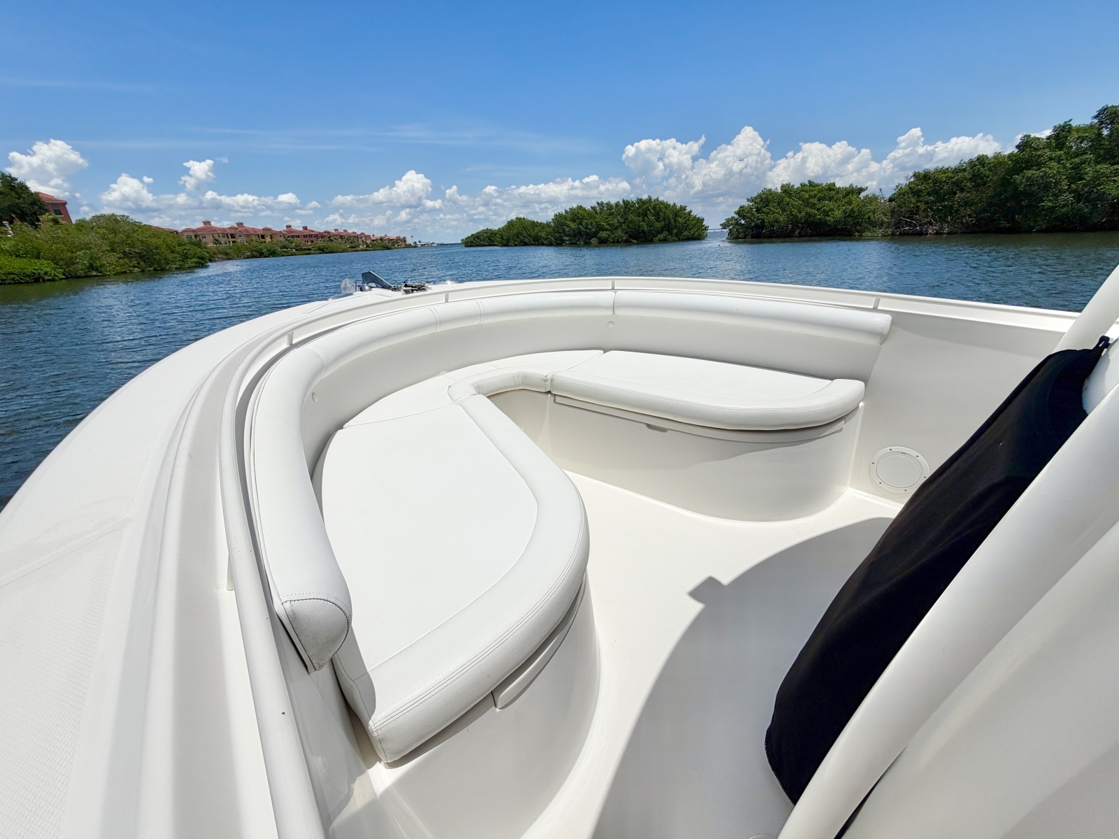 26ft Edgewater Yacht For Sale