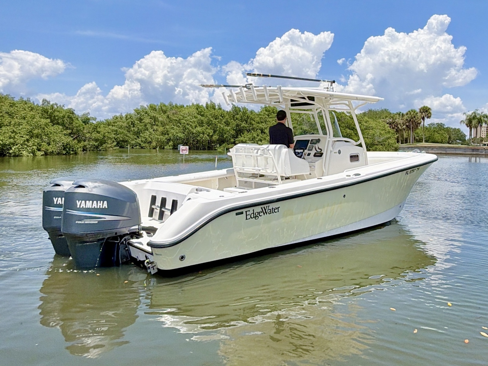 26ft Edgewater Yacht For Sale