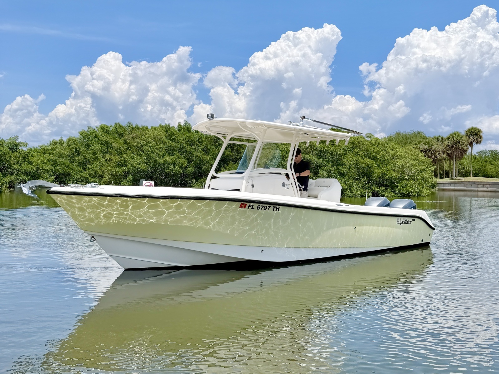 26ft Edgewater Yacht For Sale