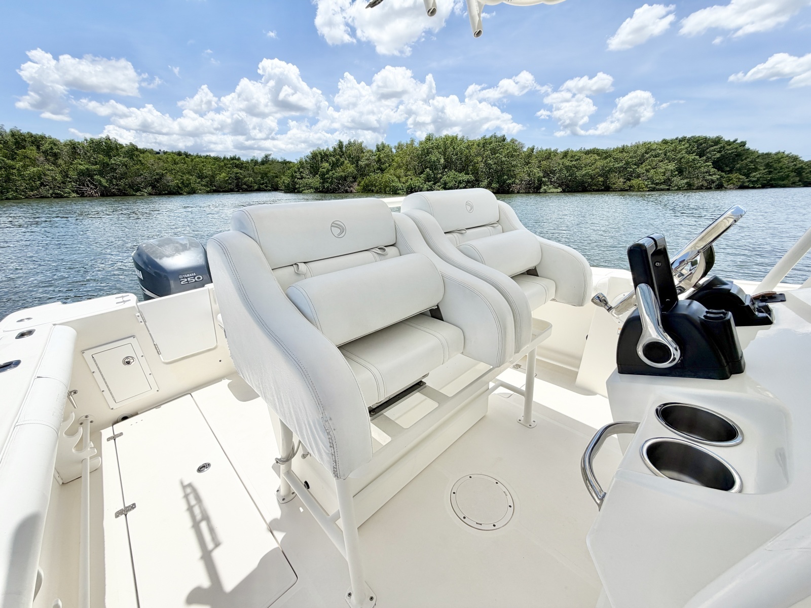 26ft Edgewater Yacht For Sale