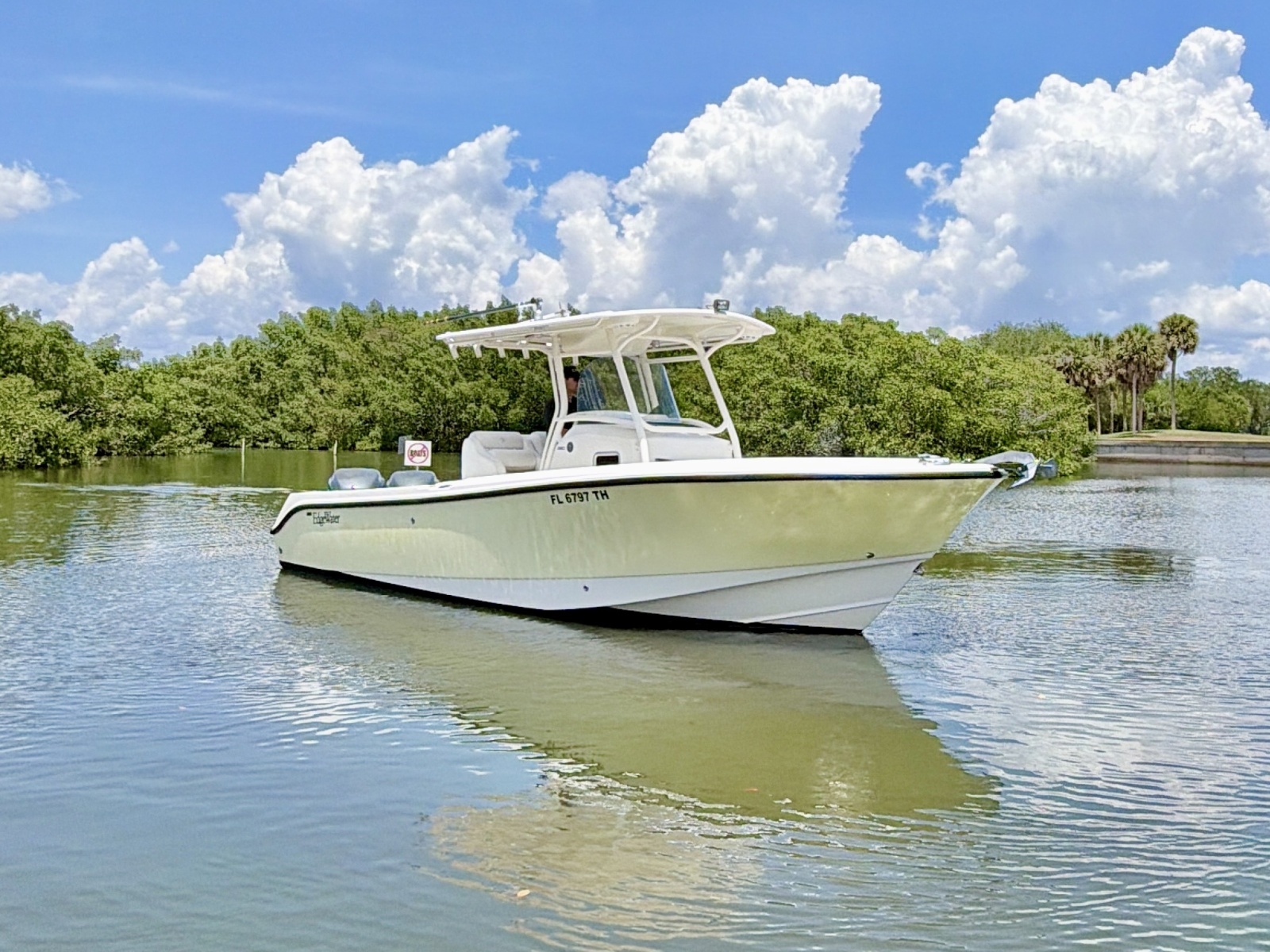 26ft Edgewater Yacht For Sale