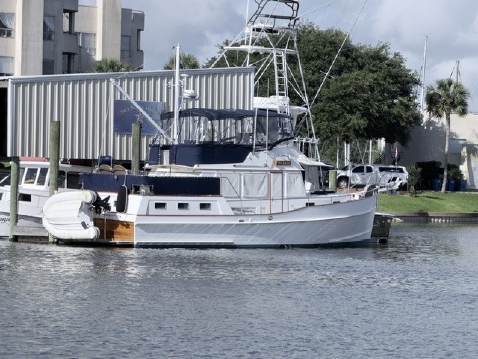 2003 Grand Banks Flybridge Motor Yacht