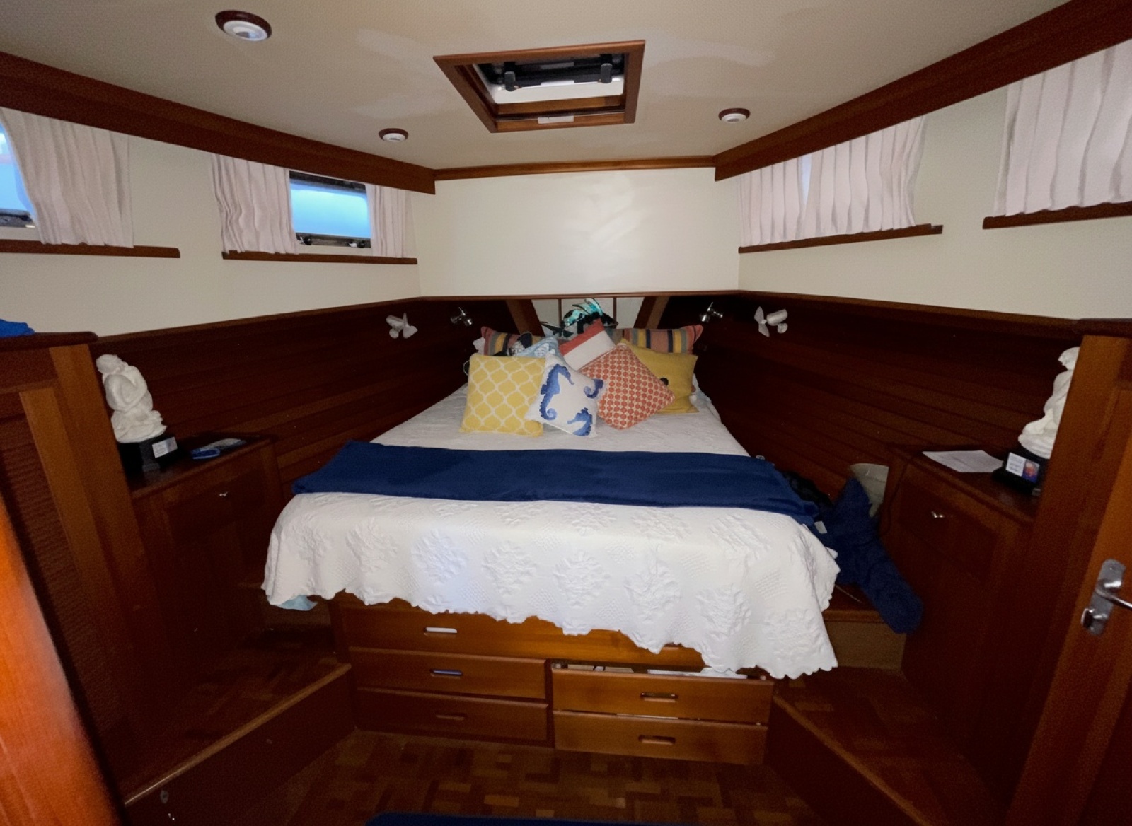 2003 Grand Banks Flybridge Motor Yacht