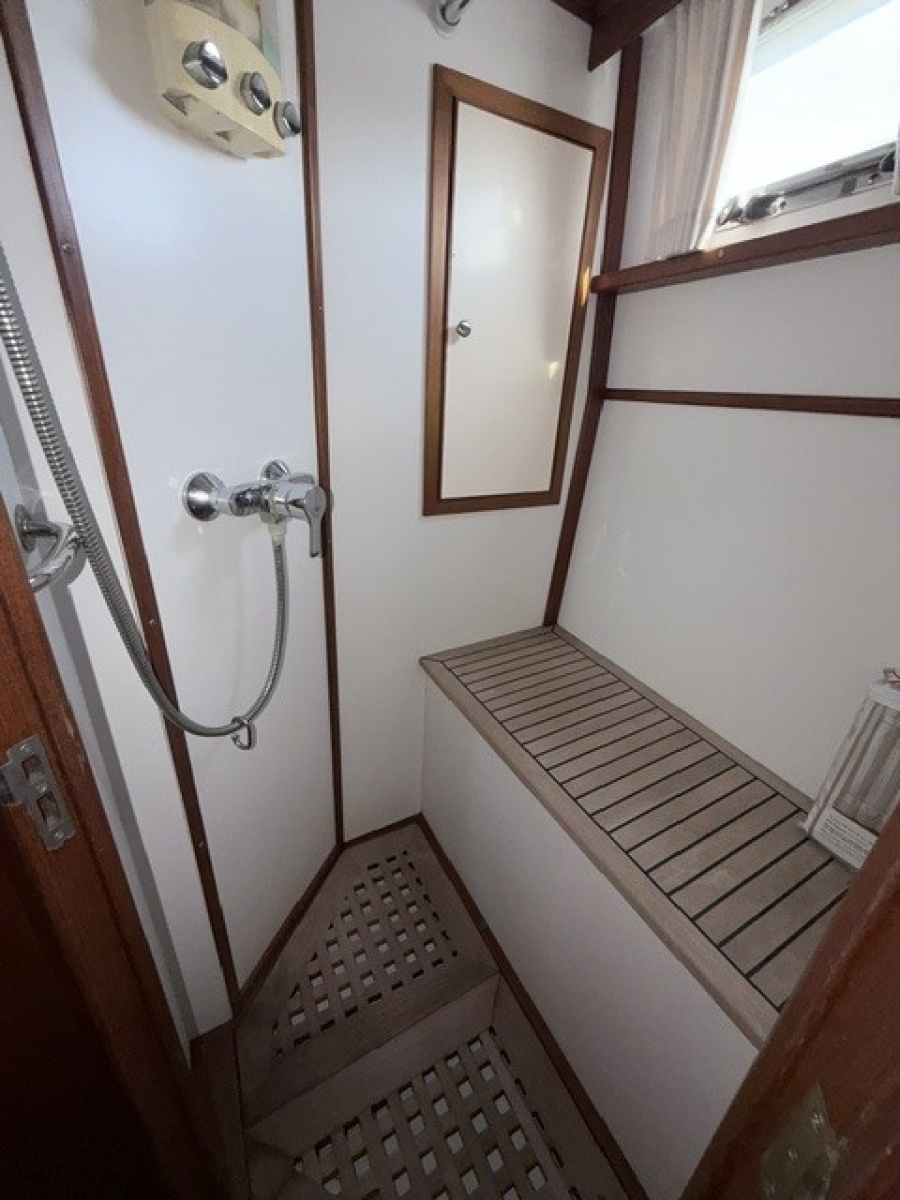 2003 Grand Banks Flybridge Motor Yacht