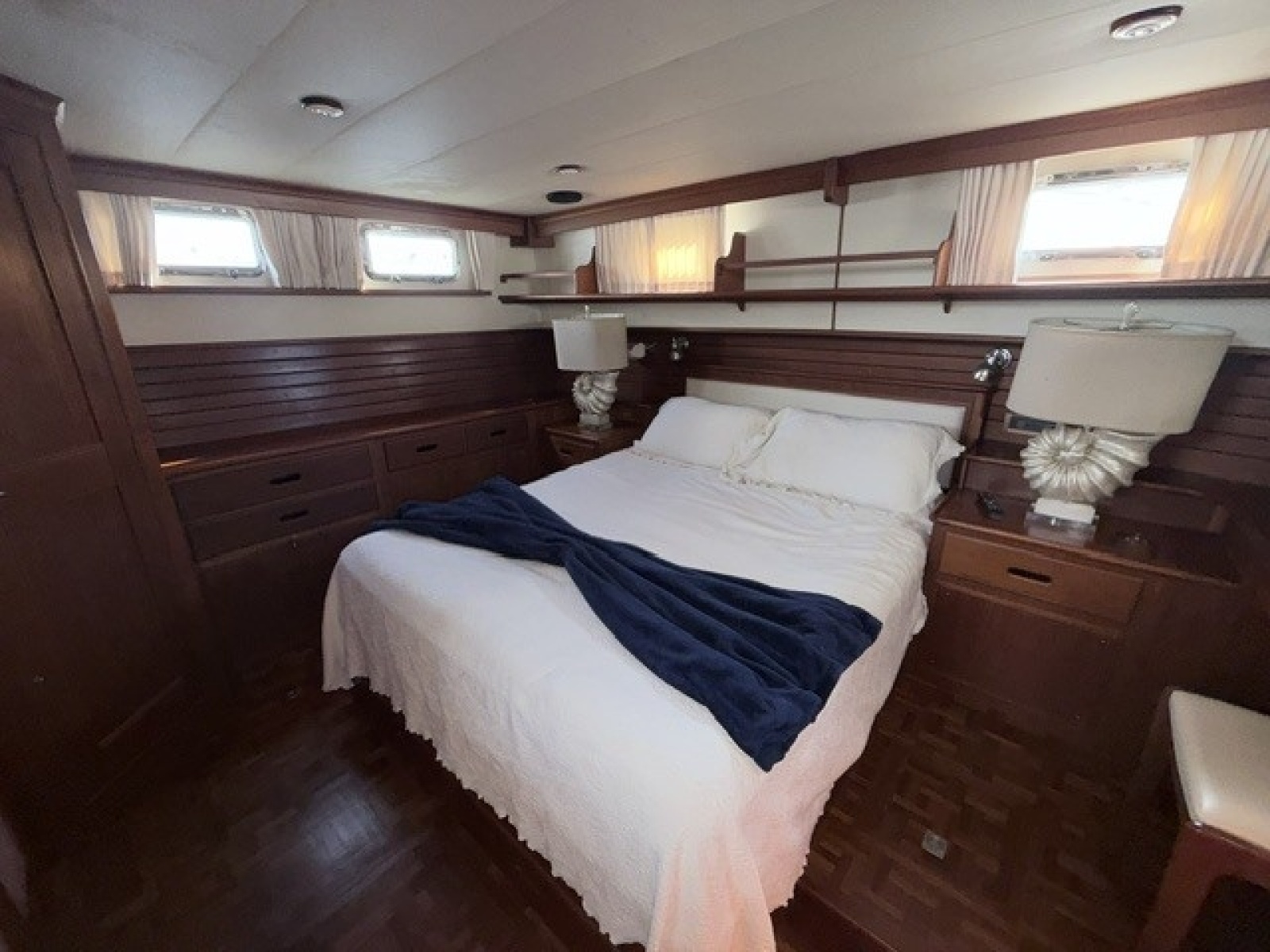 2003 Grand Banks Flybridge Motor Yacht