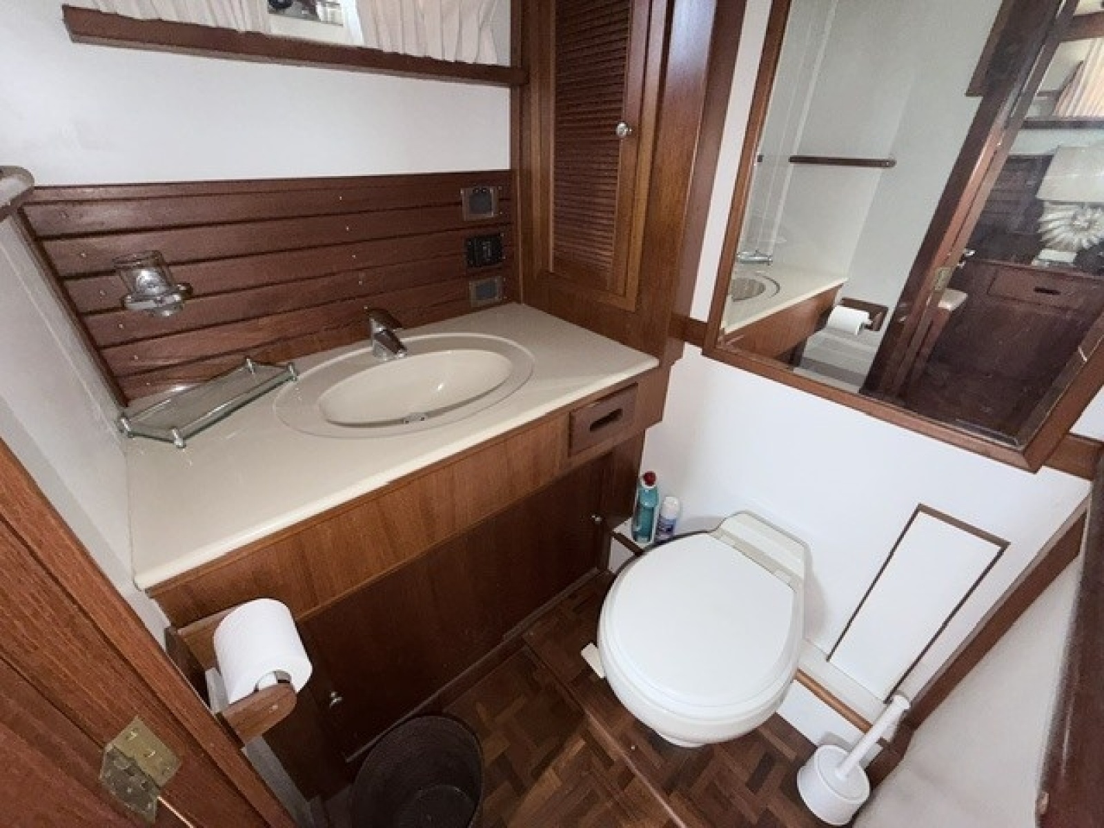 2003 Grand Banks Flybridge Motor Yacht
