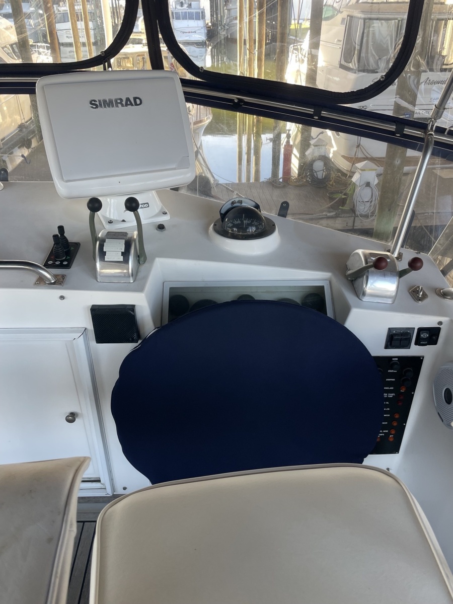 2003 Grand Banks Flybridge Motor Yacht