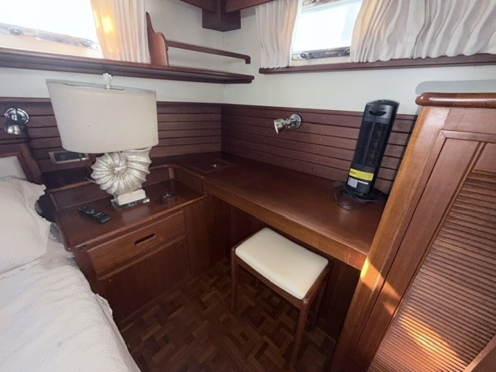 2003 Grand Banks Flybridge Motor Yacht