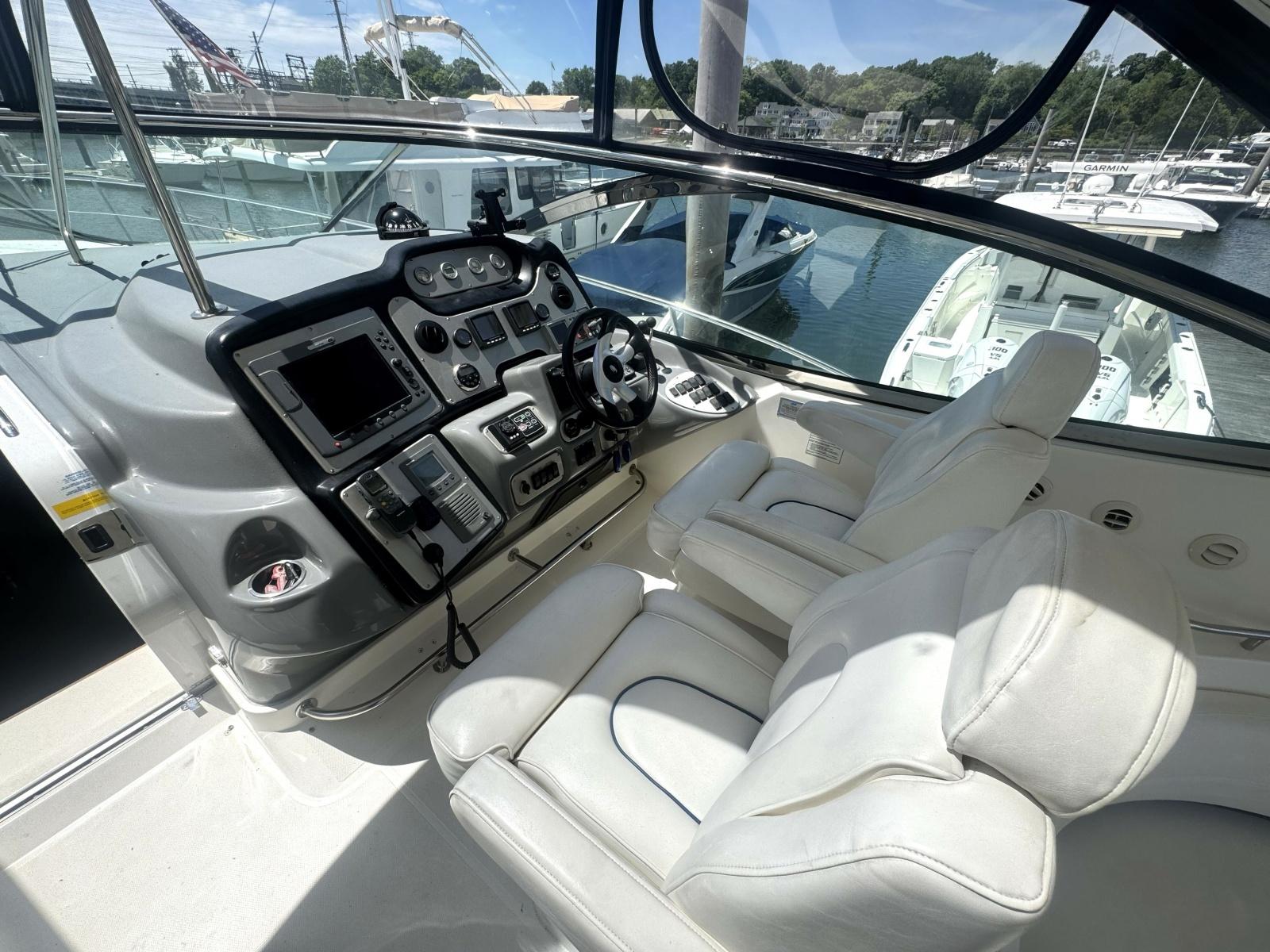 2006 Cruisers Yachts 520 Express