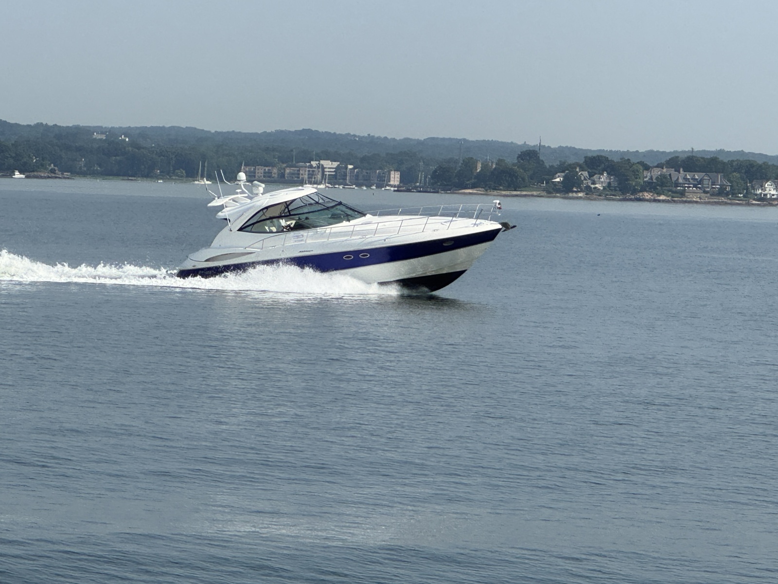 2006 Cruisers Yachts 520 Express