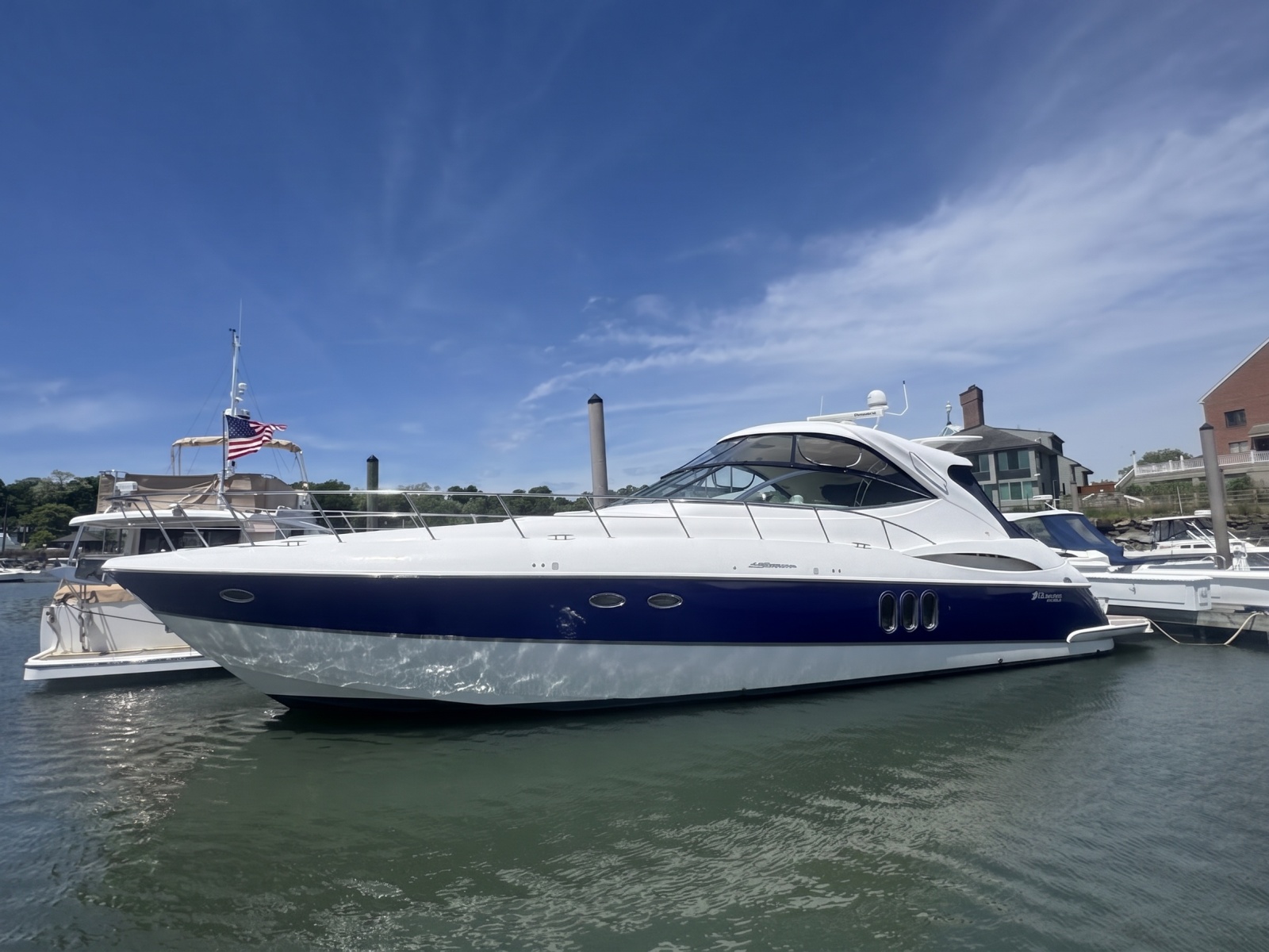 2006 Cruisers Yachts 520 Express