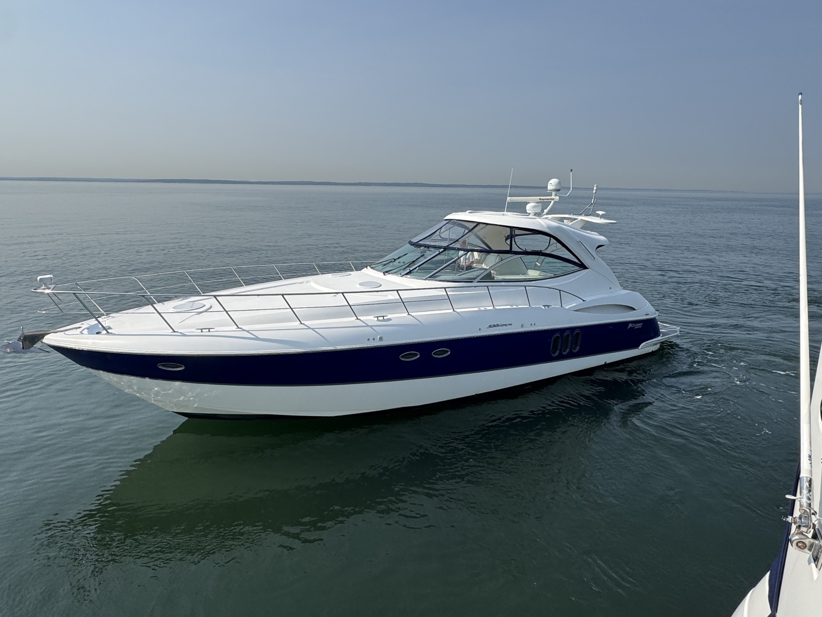 2006 Cruisers Yachts 520 Express