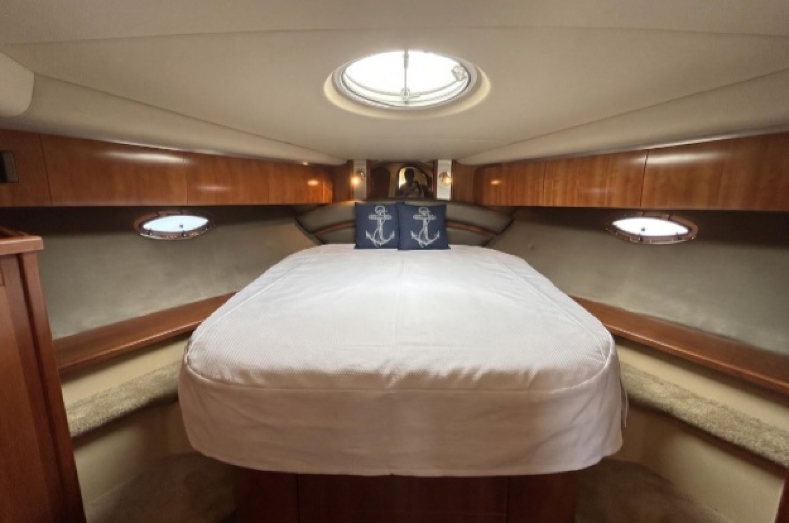 2006 Cruisers Yachts 520 Express