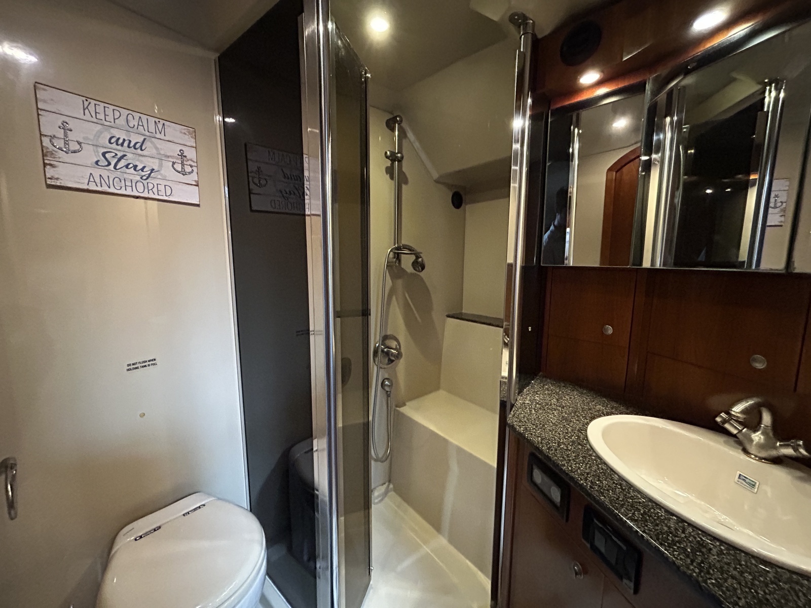 2006 Cruisers Yachts 520 Express