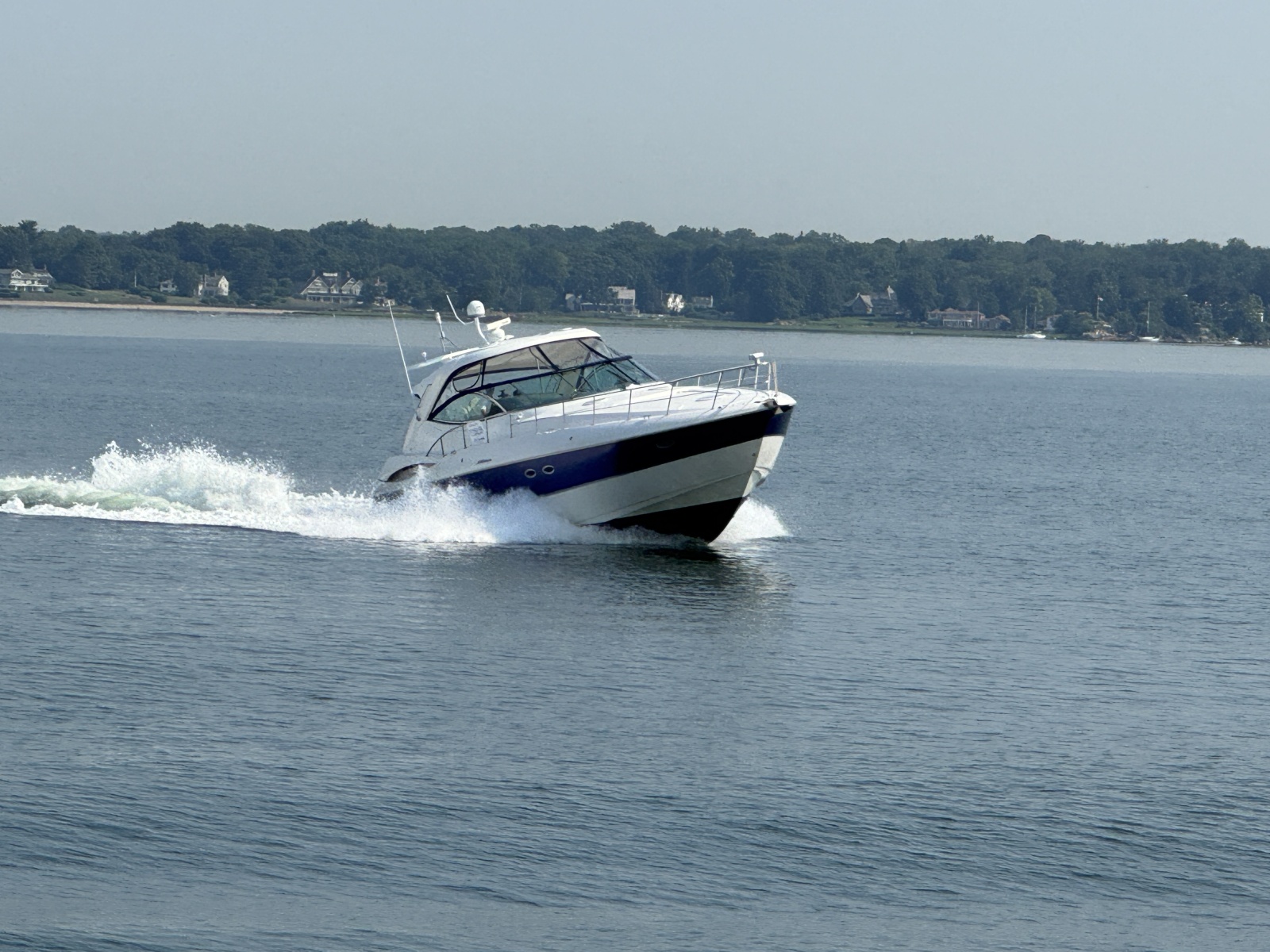 2006 Cruisers Yachts 520 Express